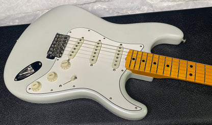 NEW! Fender Custom Shop Special Run '69 Stratocaster NOS Gloss Finish - Handwound P/U's - Frost White - Reverse Matching Headstock - 8.1 lbs - Authorized Dealer - RARE! G07463