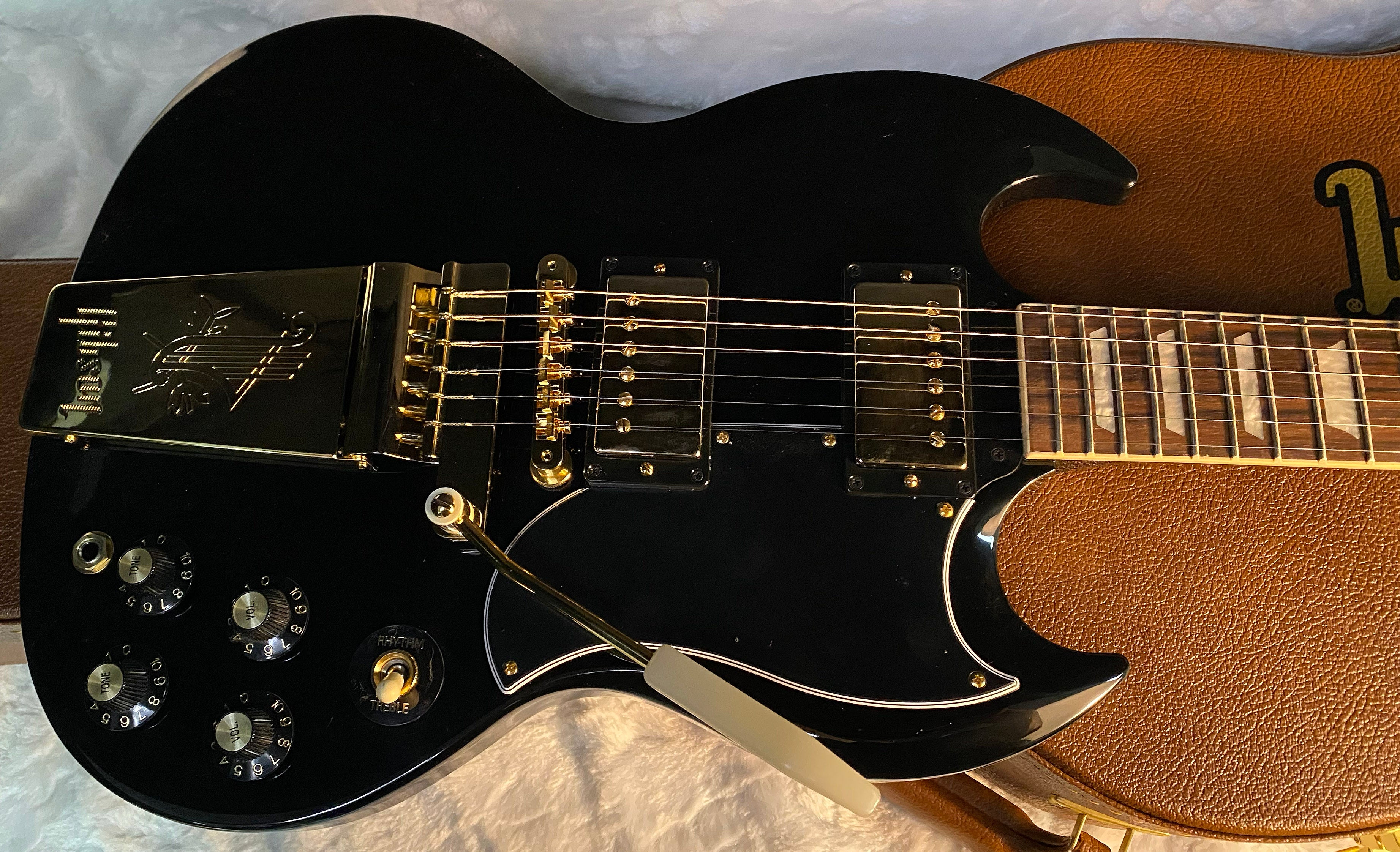 NEW ! Gibson LIMITED EDITION SG Standard '61 Maestro Vibrola - T-Type Pick-Ups - Gold Hardware - - Authorized Dealer - 7.4 lbs - G06033