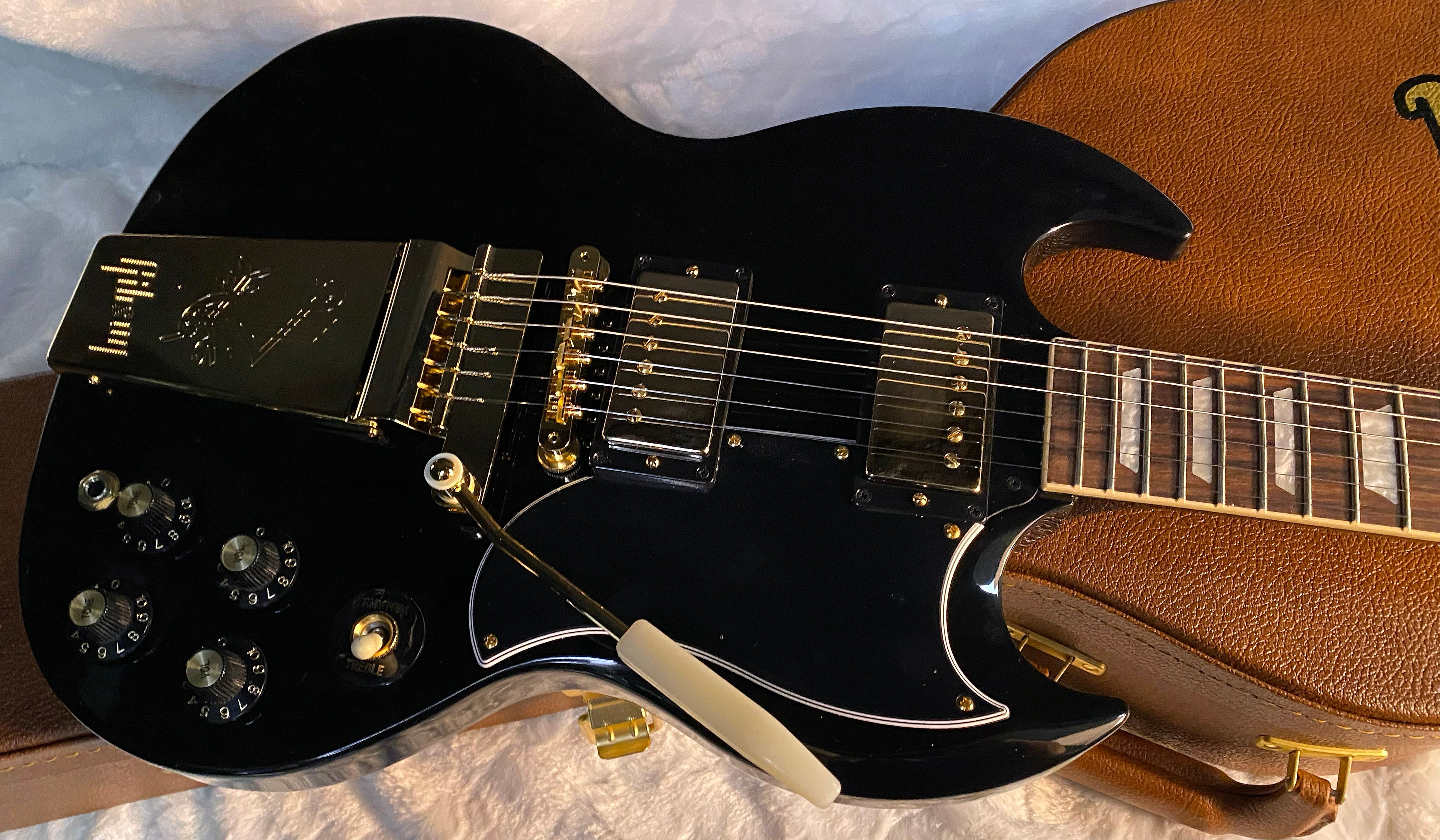 NEW ! Gibson LIMITED EDITION SG Standard '61 Maestro Vibrola - T-Type Pick-Ups - Gold Hardware - - Authorized Dealer - 7.4 lbs - G06033