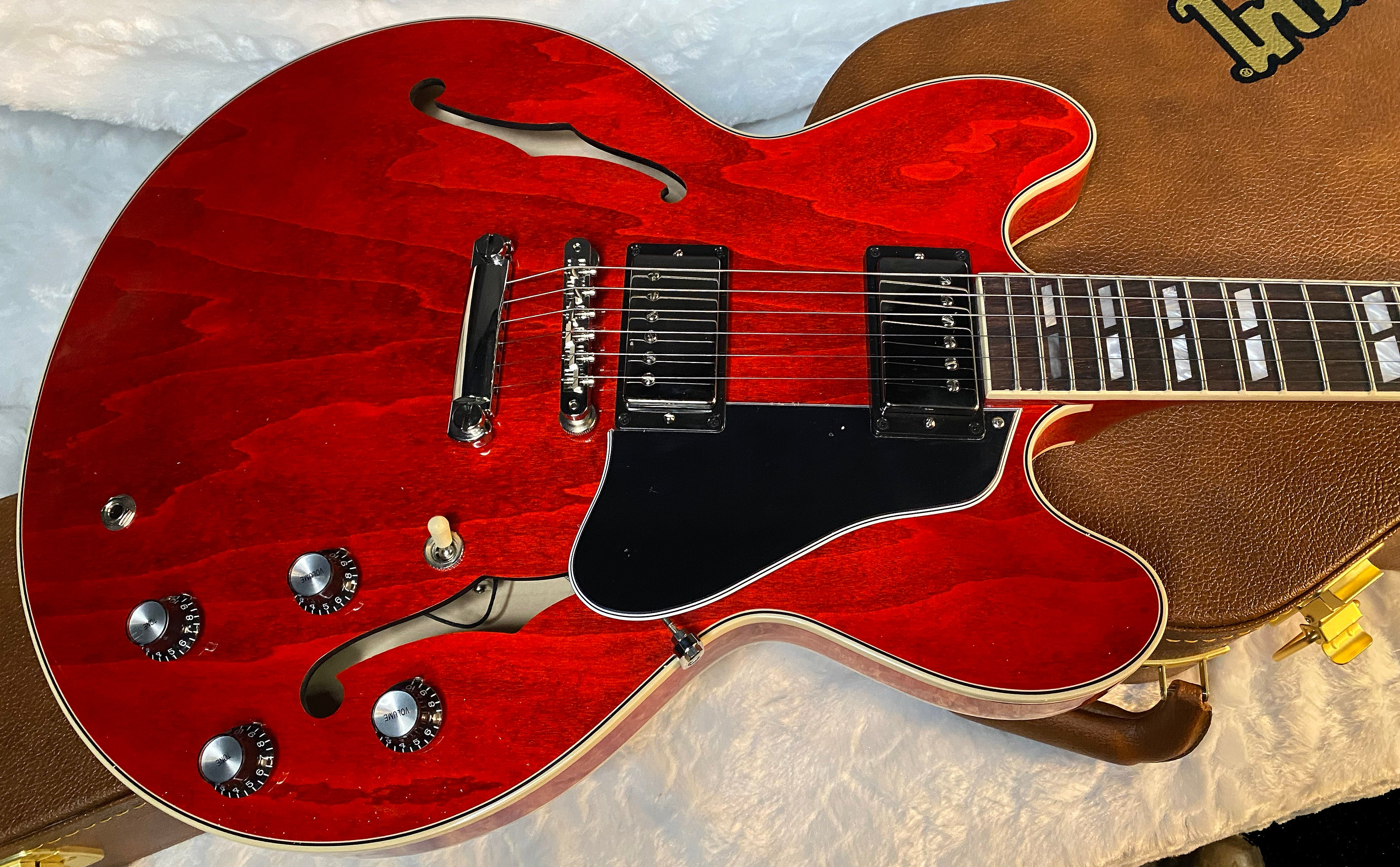NEW ! Gibson ES-345 Semi Hollowbody Electric Guitar - Sixties 60's Cherry Finish - 7.9 lbs - Authorized Dealer - G06038