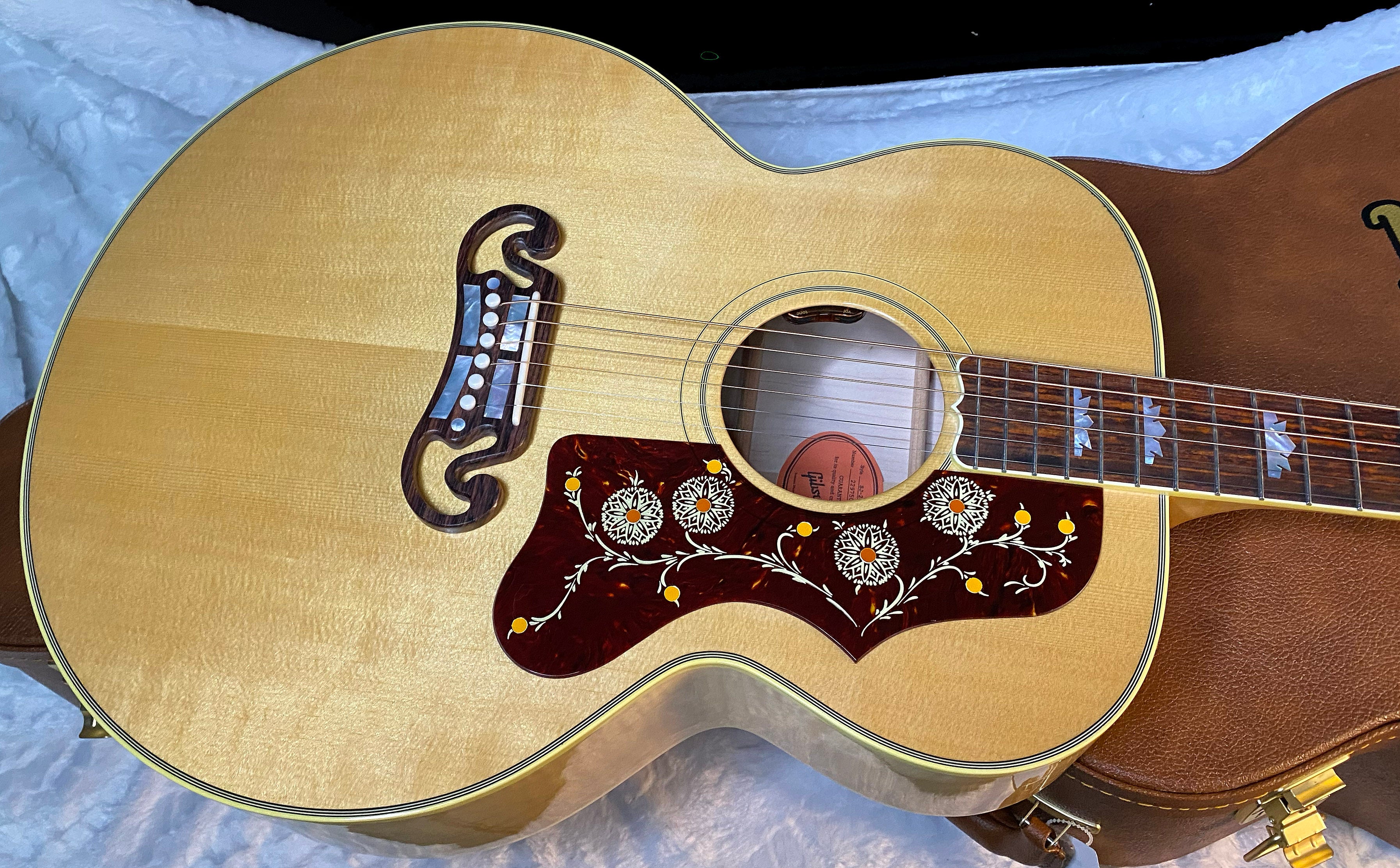 NEW ! Gibson SJ-200 J-200 Original Antique Natural - 4.9 lbs - Authorized Dealer - Incredible Flamed Neck! G06039