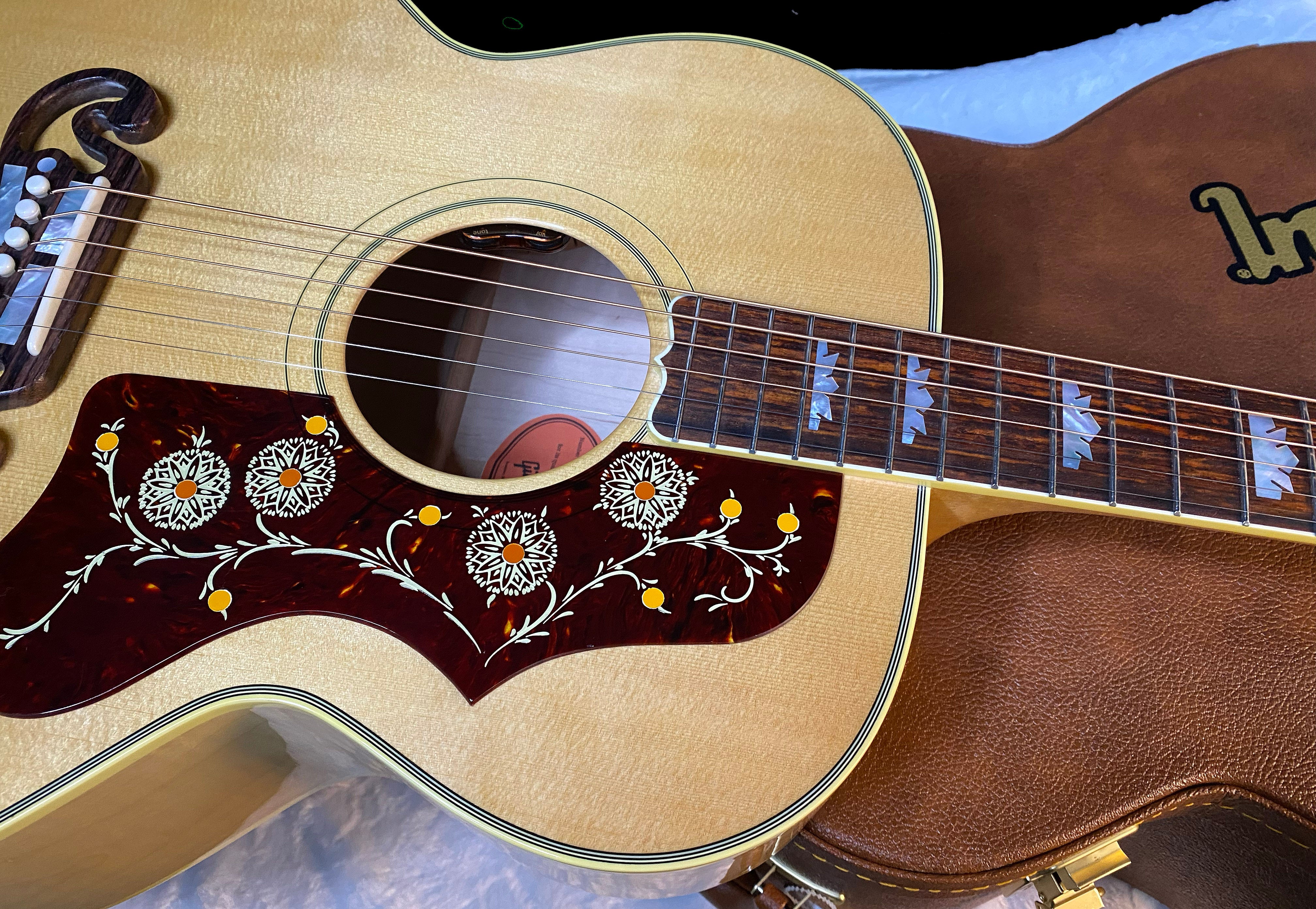 NEW ! Gibson SJ-200 J-200 Original Antique Natural - 4.9 lbs - Authorized Dealer - Incredible Flamed Neck! G06039