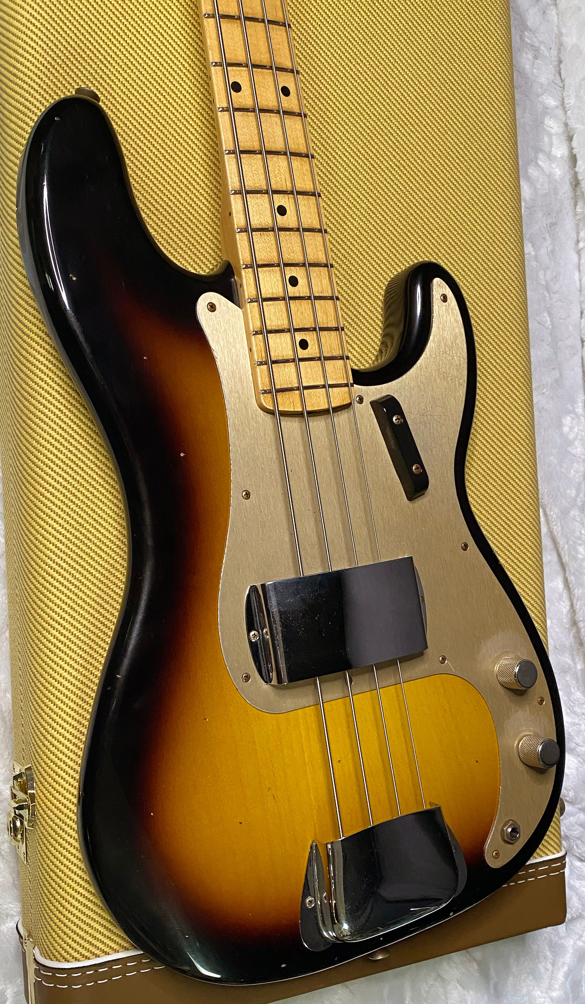 NEW! Fender Custom Shop 1958 Precision Bass Journeyman Relic - 2-Tone Sunburst - Authorized Dealer - 8.8lbs - G07461