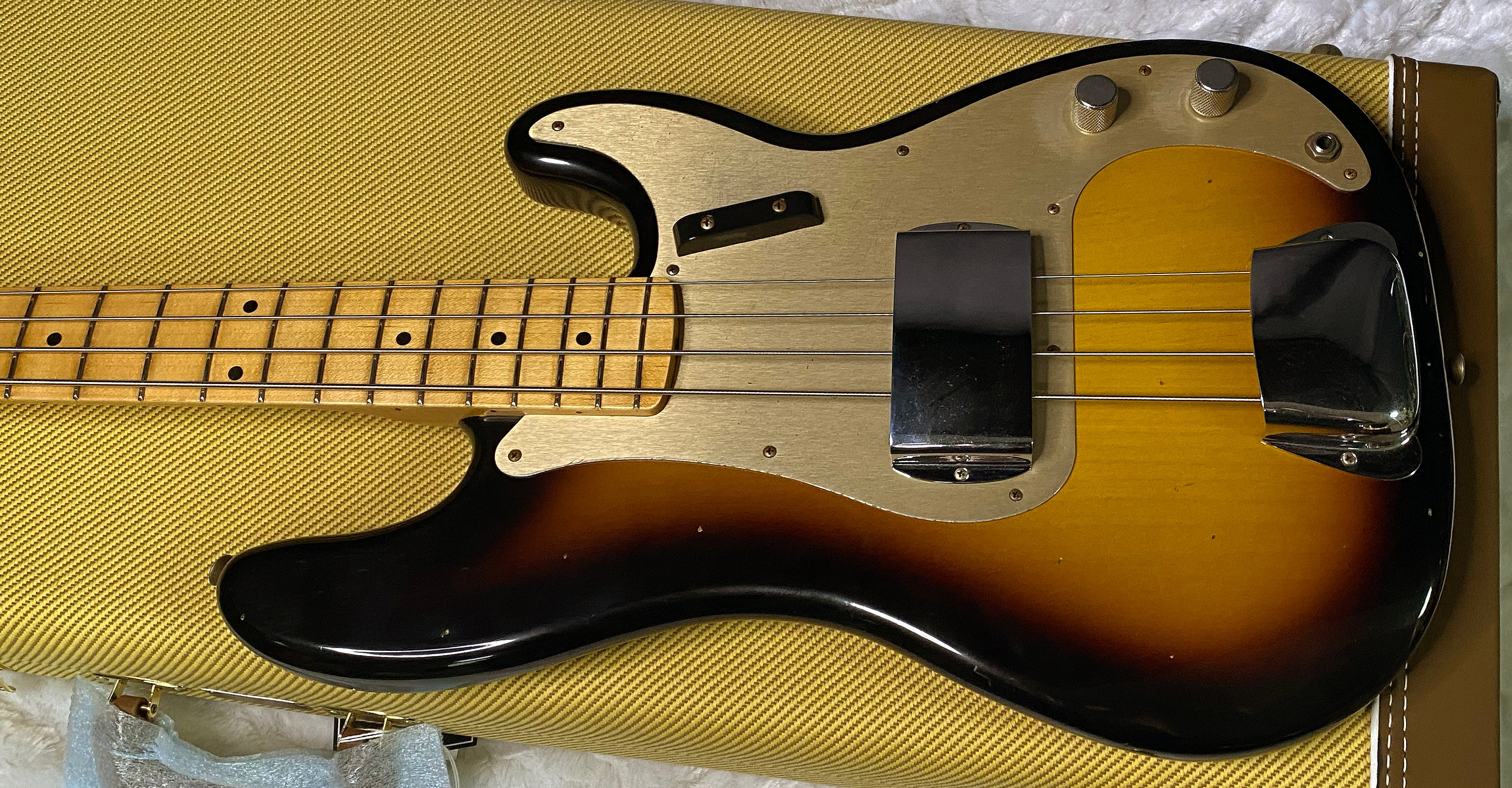NEW! Fender Custom Shop 1958 Precision Bass Journeyman Relic - 2-Tone Sunburst - Authorized Dealer - 8.8lbs - G07461