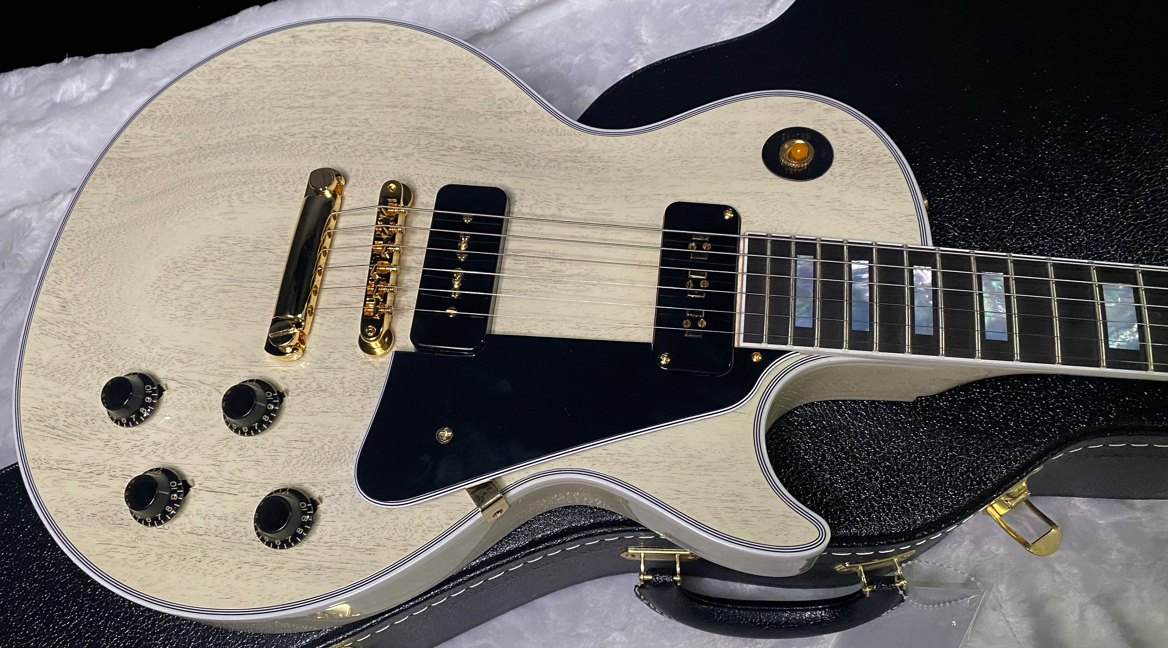 NEW ! Gibson Custom Shop Historic '54 Les Paul Custom Reissue Dealer Select - P-90's Staple Pick-Up - TV White - VOS - Authorized Dealer - Only 8.4 lbs - G07457