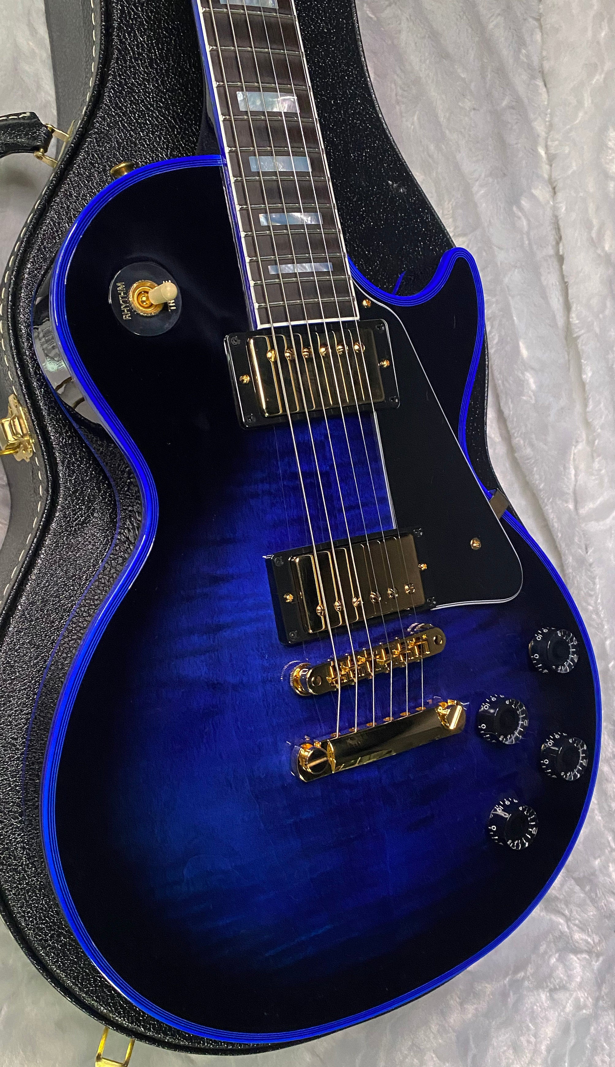 NEW! Gibson Dealer Select Custom Shop Les Paul Custom Blue Widow AAA Figured Flame Top - Authorized Dealer - 10.2lbs - G07460