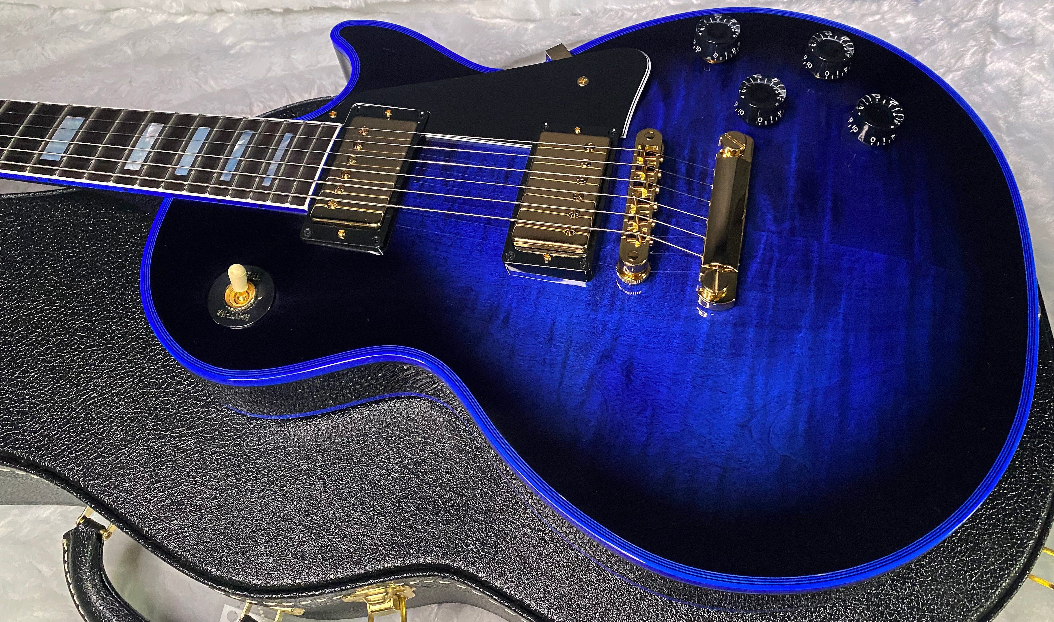 NEW! Gibson Dealer Select Custom Shop Les Paul Custom Blue Widow AAA Figured Flame Top - Authorized Dealer - 10.2lbs - G07460