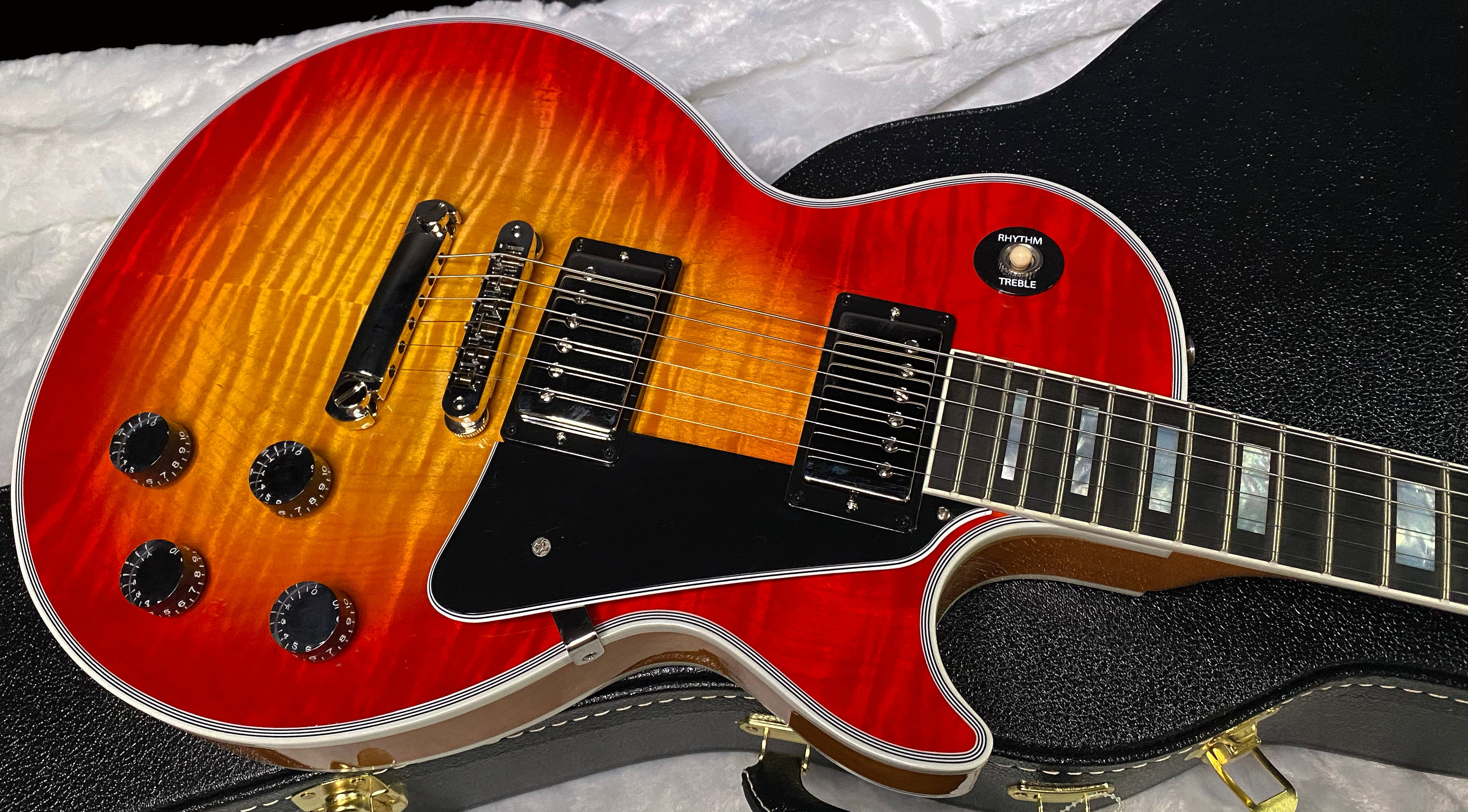 NEW! Gibson Dealer Select Custom Shop Les Paul Custom AAA Figured Top - Heritage Cherry Sunburst - Authorized Dealer - 8.8 lbs - G07452