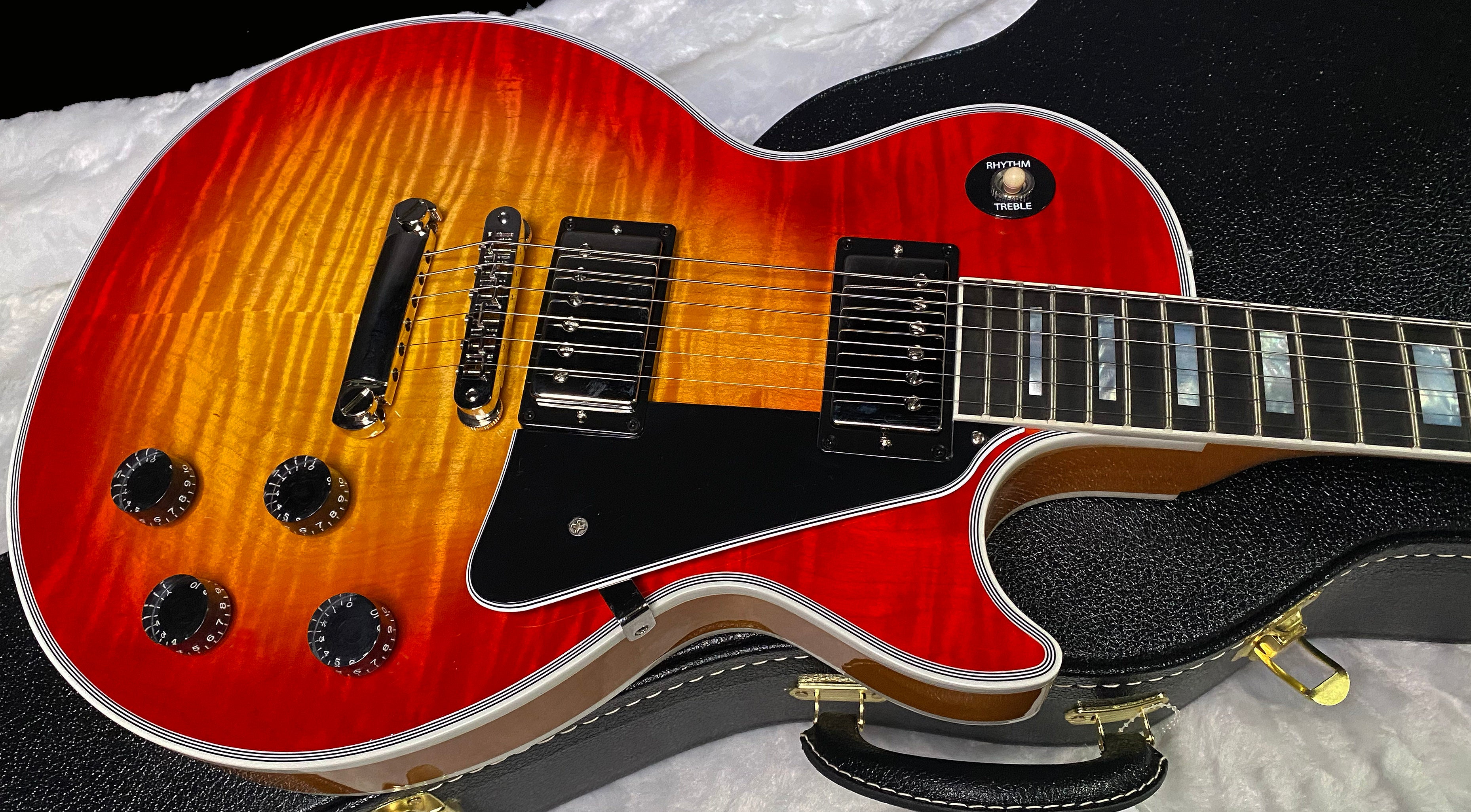 NEW! Gibson Dealer Select Custom Shop Les Paul Custom AAA Figured Top - Heritage Cherry Sunburst - Authorized Dealer - 8.8 lbs - G07452