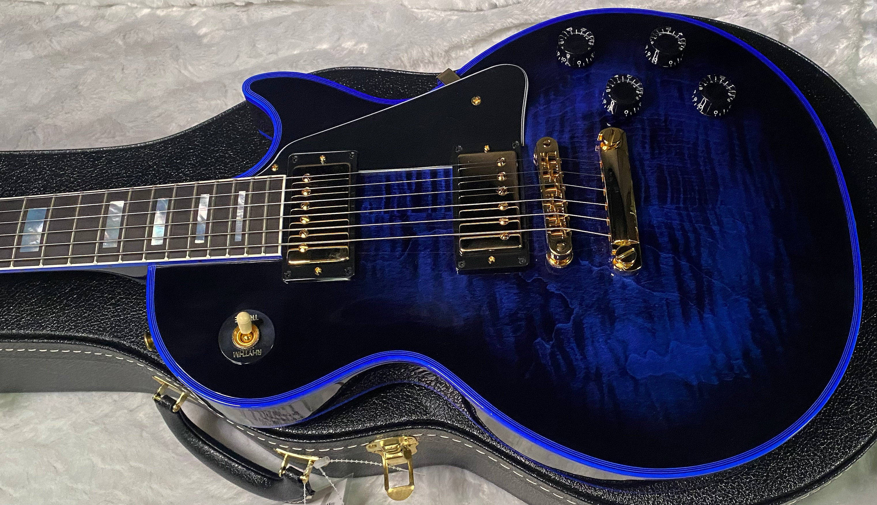 NEW! Gibson Dealer Select Custom Shop Les Paul Custom Blue Widow AAA Figured Flame Top - Authorized Dealer - 9.7 lbs - G07454
