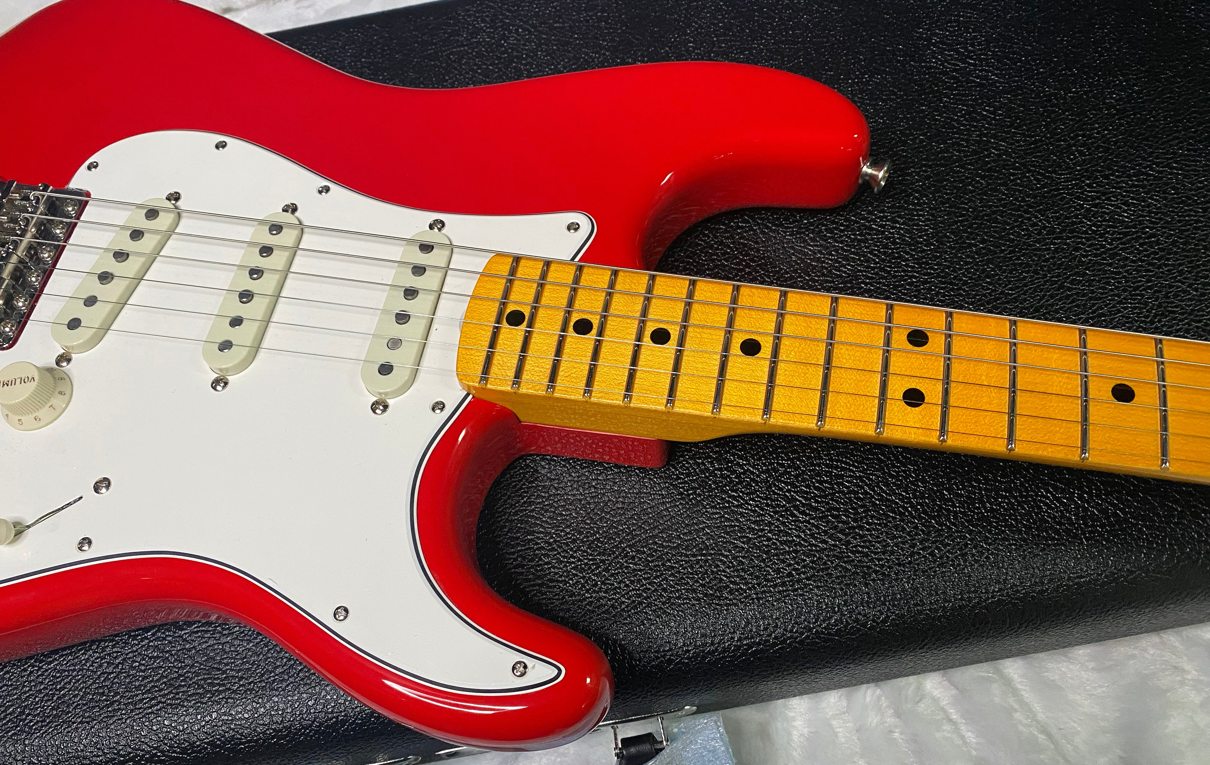 NEW! Fender Custom Shop Special Run '69 Stratocaster NOS Gloss Finish - Handwound P/U's - Hot Rod Red - Reverse Matching Headstock - 7.8 lbs - Authorized Dealer - SUPER RARE! G07471