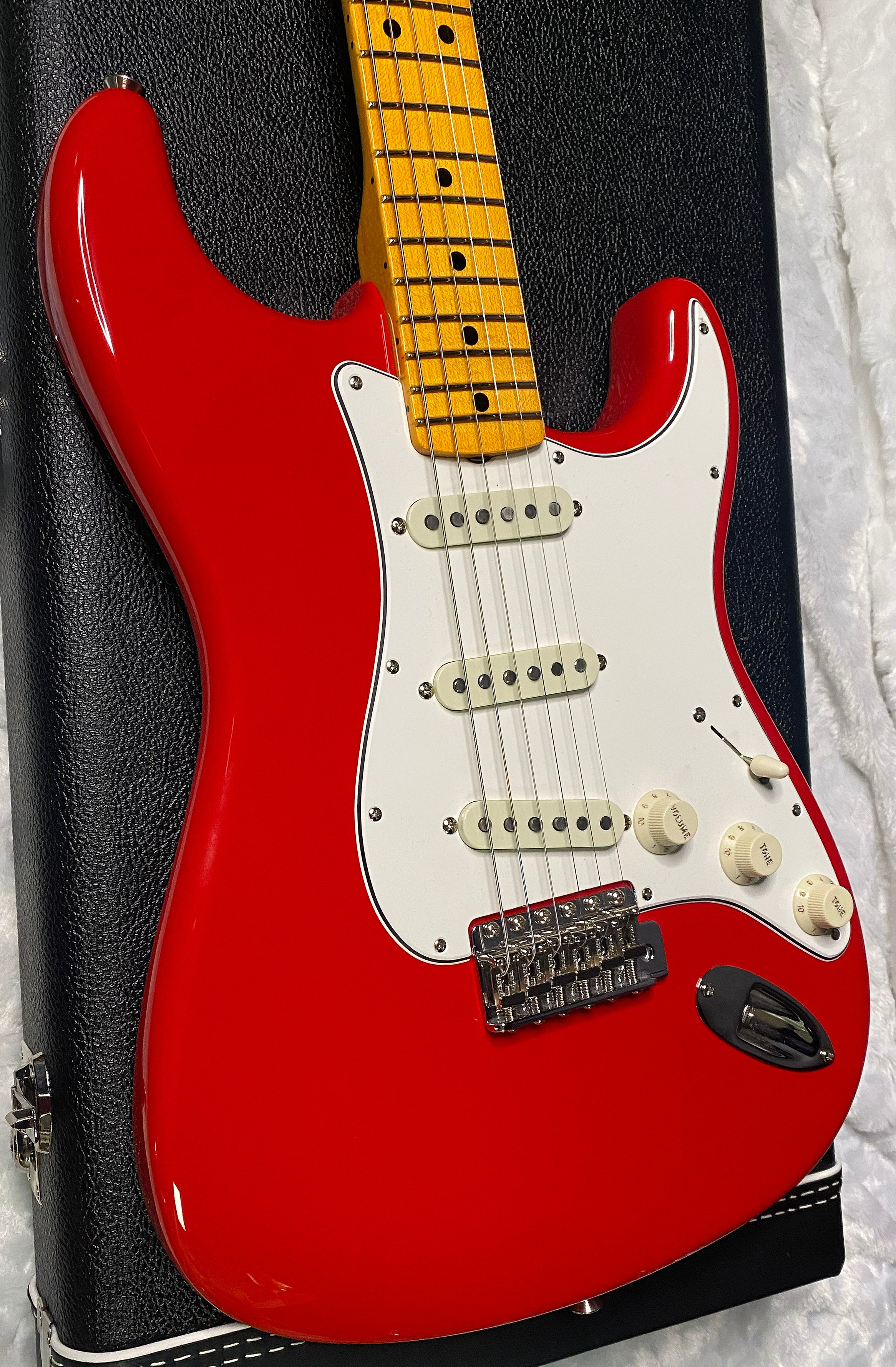 NEW! Fender Custom Shop Special Run '69 Stratocaster NOS Gloss Finish - Handwound P/U's - Hot Rod Red - Reverse Matching Headstock - 7.8 lbs - Authorized Dealer - SUPER RARE! G07471