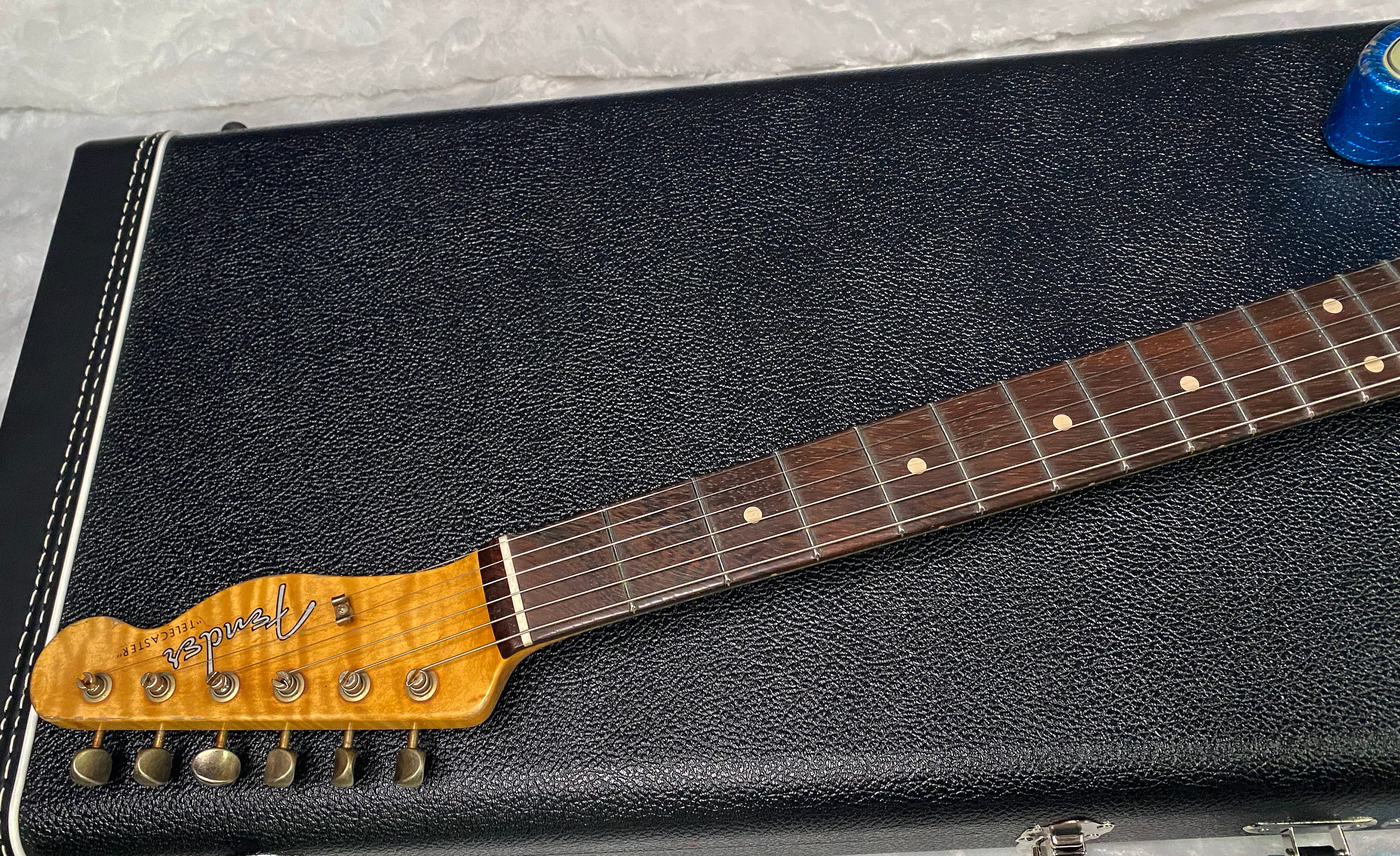 NEW ! Fender '60 Telecaster - Masterbuilt Yuri Shiskov - Brazilian Fretboard - Blue Sparkle - 7.5lbs - Authorized Dealer - G07470