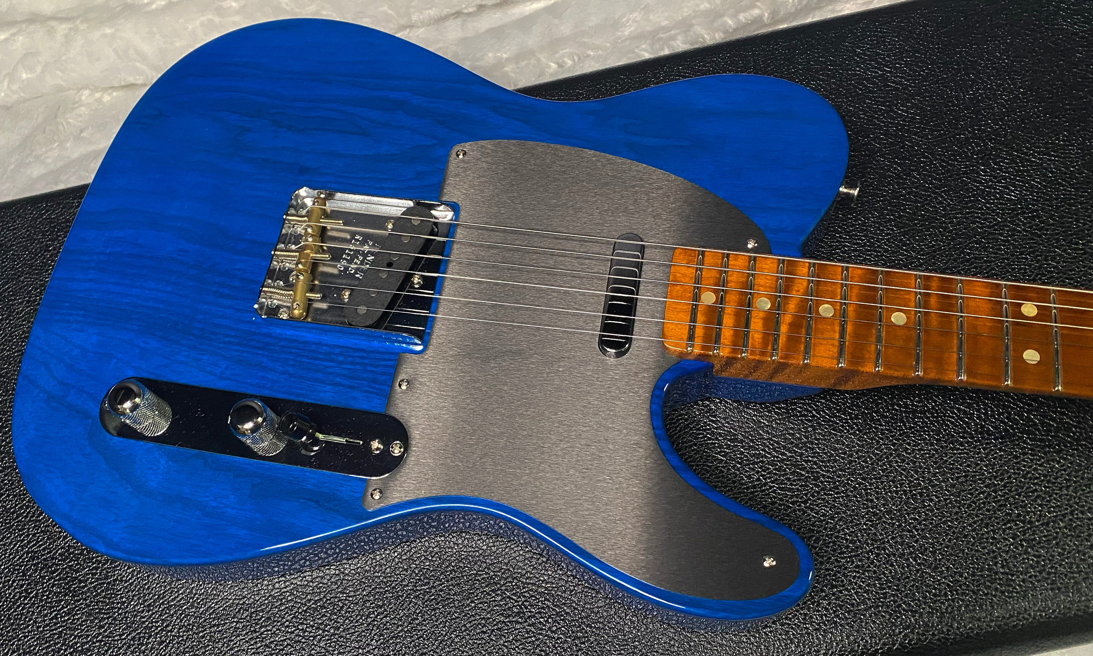 NEW ! Fender American Custom Telecaster NOS - 1-Piece Roasted AAA Flame Maple Neck Fingerboard - Sapphire Blue Transparent - Authorized Dealer - 7.4 lbs - G07467