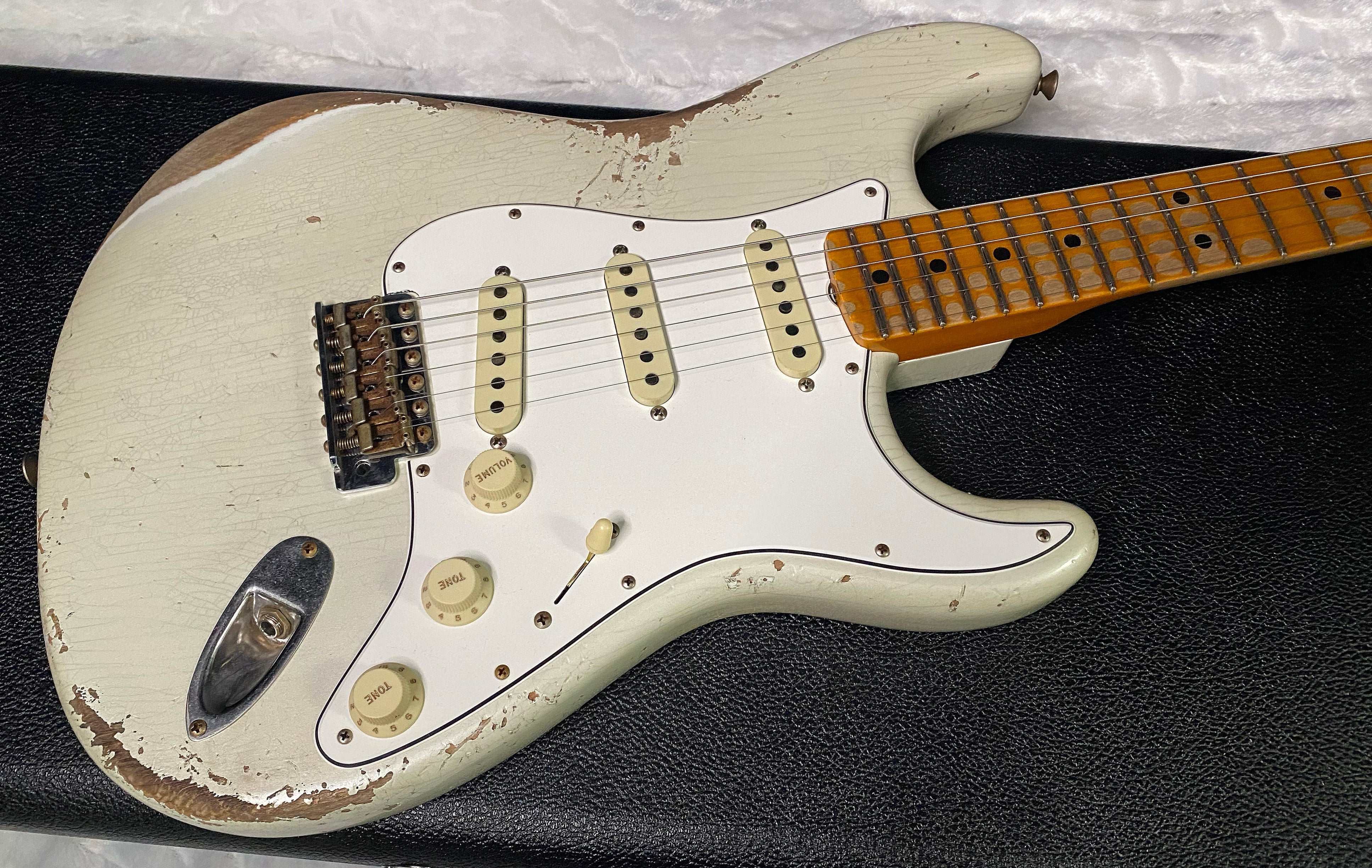 NEW! Fender Custom Shop Special Run '69 Stratocaster Heavy Relic - Handwound P/U's - Aged Frost White Pearl - Reverse Headstock - 8.2lbs - Authorized Dealer - SUPER RARE! G07468