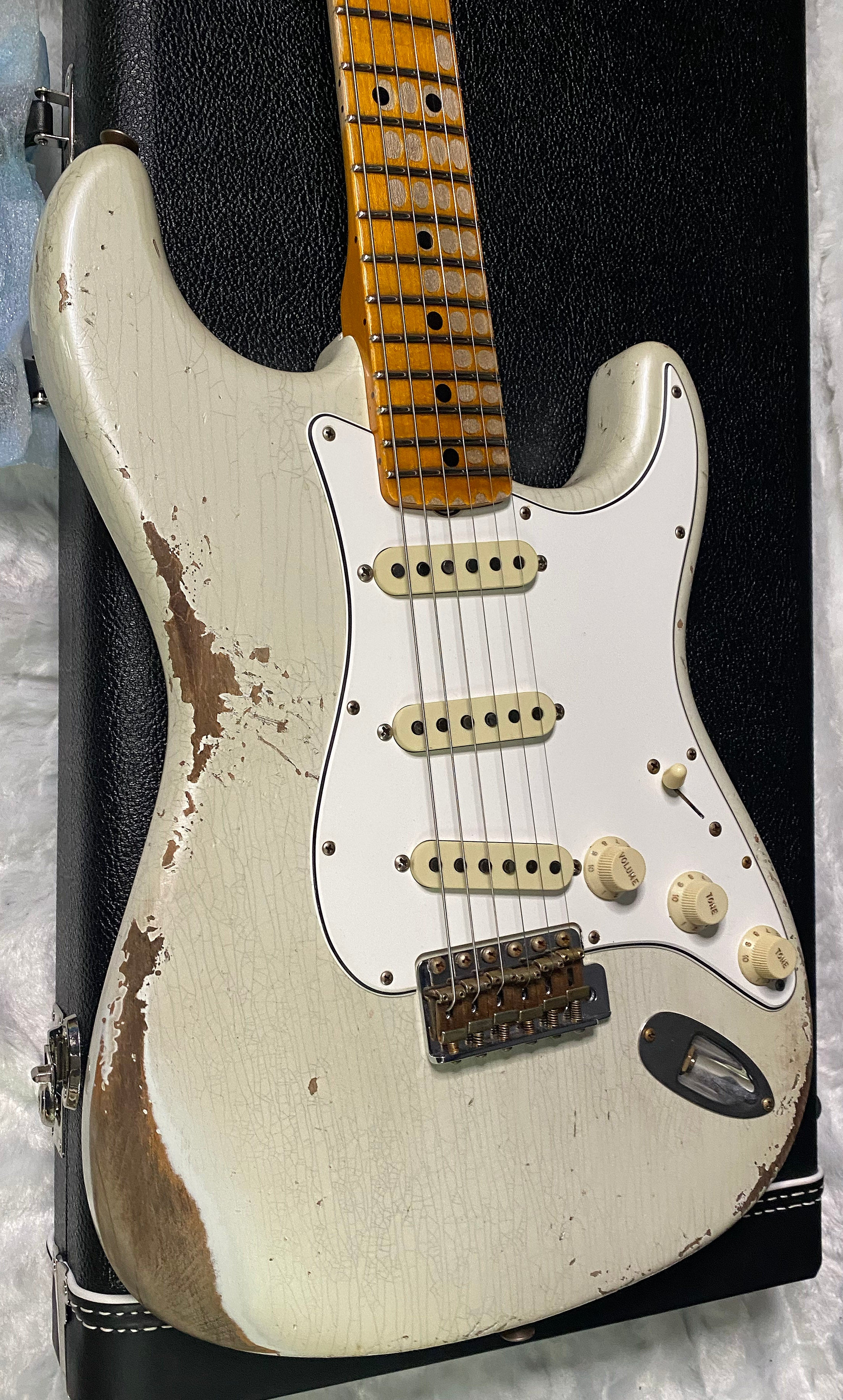 NEW! Fender Custom Shop Special Run '69 Stratocaster Heavy Relic - Handwound P/U's - Aged Frost White Pearl - Reverse Headstock - 8.2lbs - Authorized Dealer - SUPER RARE! G07468