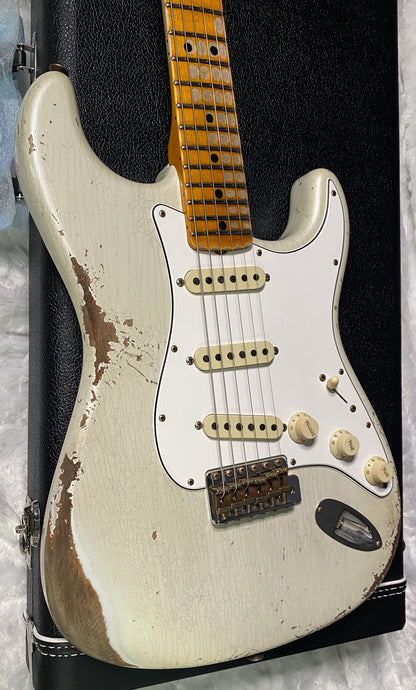 NEW! Fender Custom Shop Special Run '69 Stratocaster Heavy Relic - Handwound P/U's - Aged Frost White Pearl - Reverse Headstock - 8.2lbs - Authorized Dealer - SUPER RARE! G07468