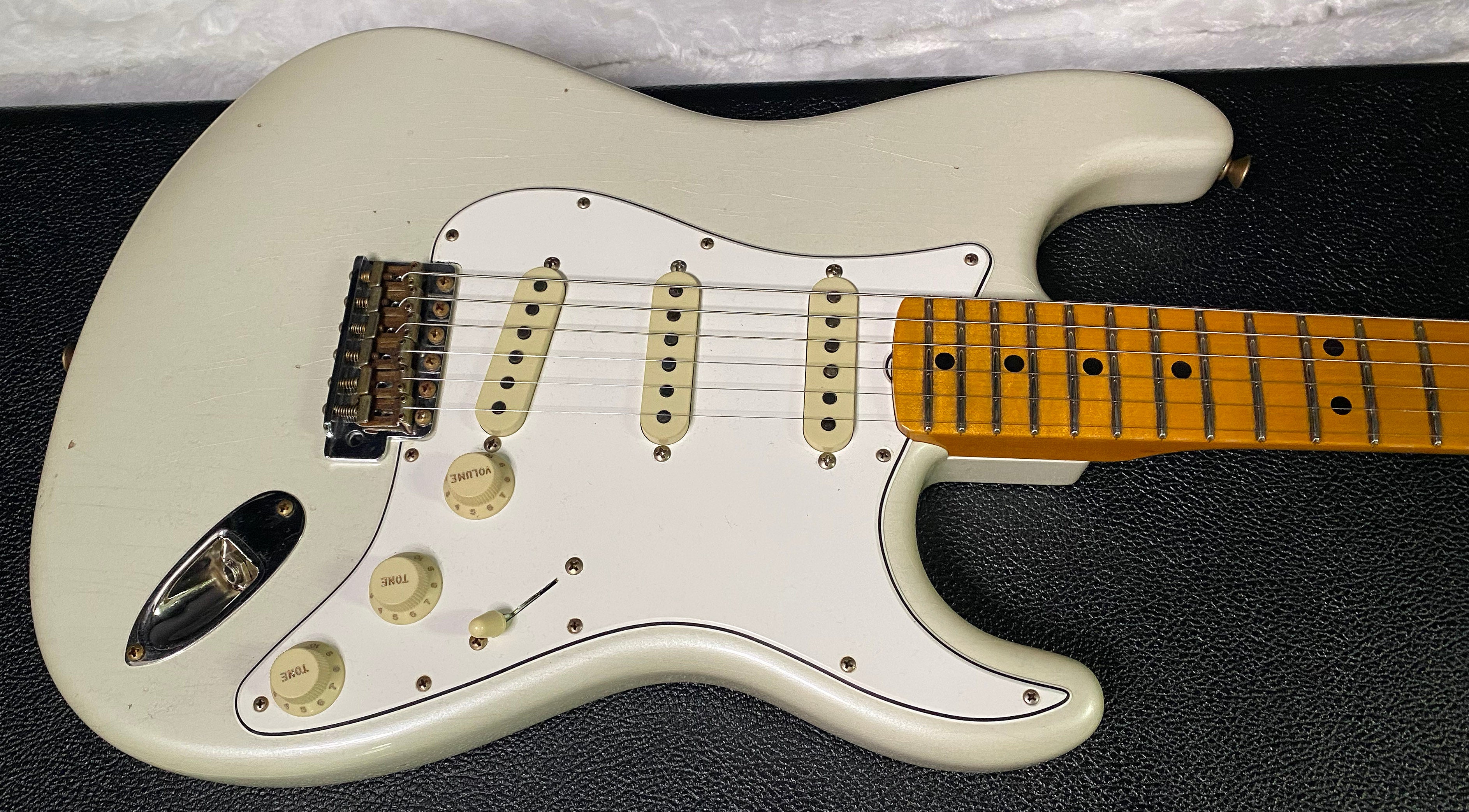 NEW! Fender Custom Shop Special Run '69 Stratocaster Journeyman Relic - Handwound P/U's - Aged Frost White Pearl - Reverse Headstock - 8lbs - Authorized Dealer - SUPER RARE! G07472