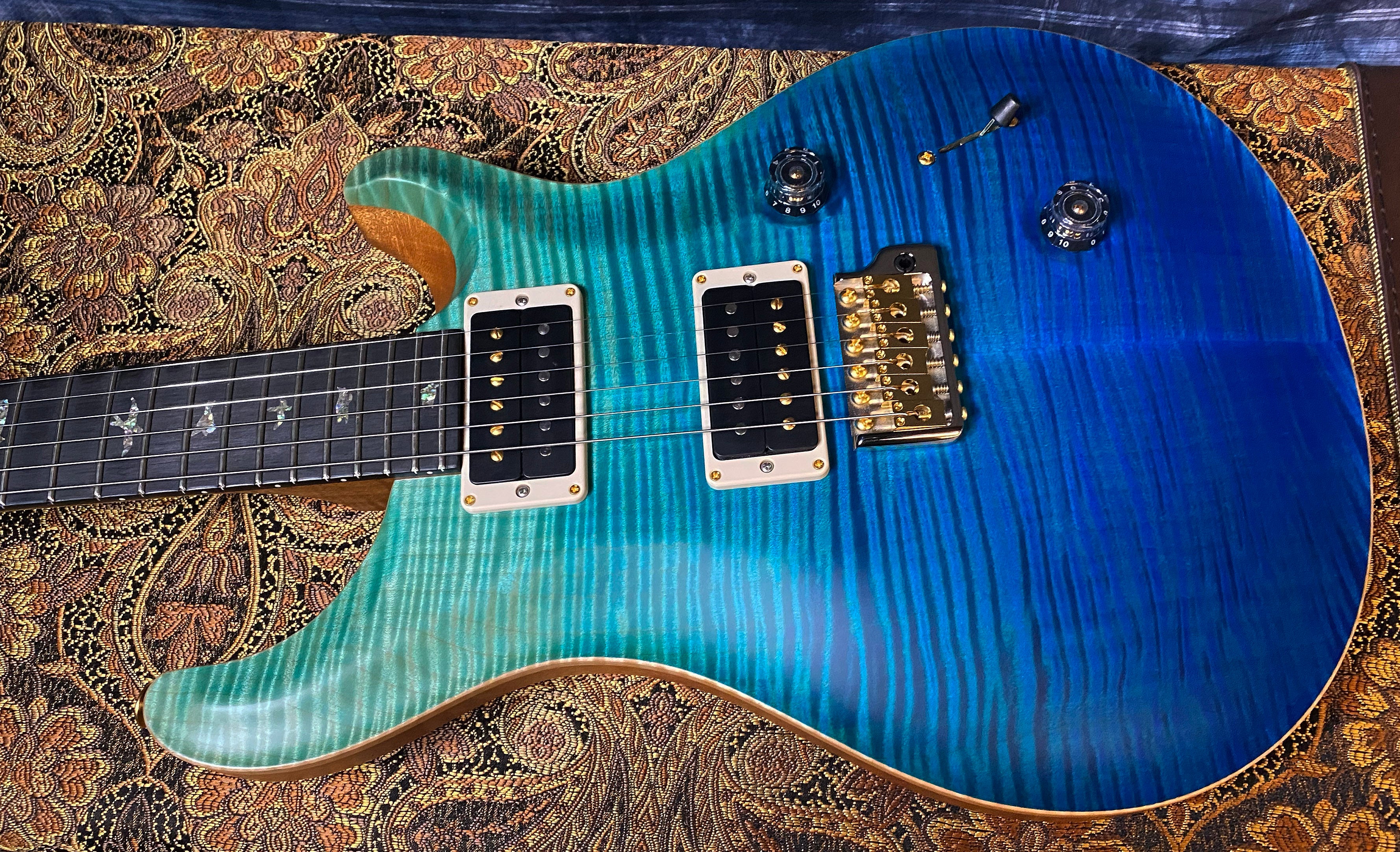 BRAND NEW ! 2024 Paul Reed Smith Custom 24 CU24 - Wood Library - Torrefied Flamed Maple Neck Ebony Fretboard - Satin Blue Fade - Authorized Dealer - 7.2 lbs - G03558