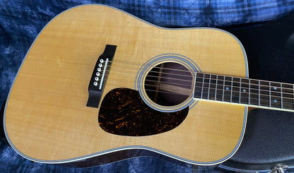 NEW ! 2024 Martin D-35 Acoustic Guitar - Natural Finish - Authorized Dealer - Warranty - 4.75 lbs - G03028