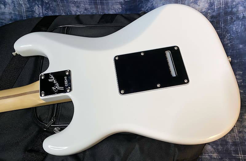 NEW! 2024 Fender American Performer Stratocaster - Arctic White - Authorized Dealer - Only 7.2 lb - G04263