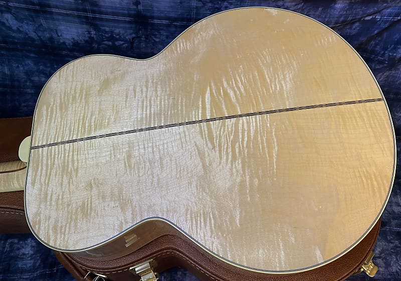 BRAND NEW ! 2024 Gibson SJ-200 J-200 Original Antique Natural - 5 lbs - Authorized Dealer - Beautifully Flamed Back & Neck! G03909