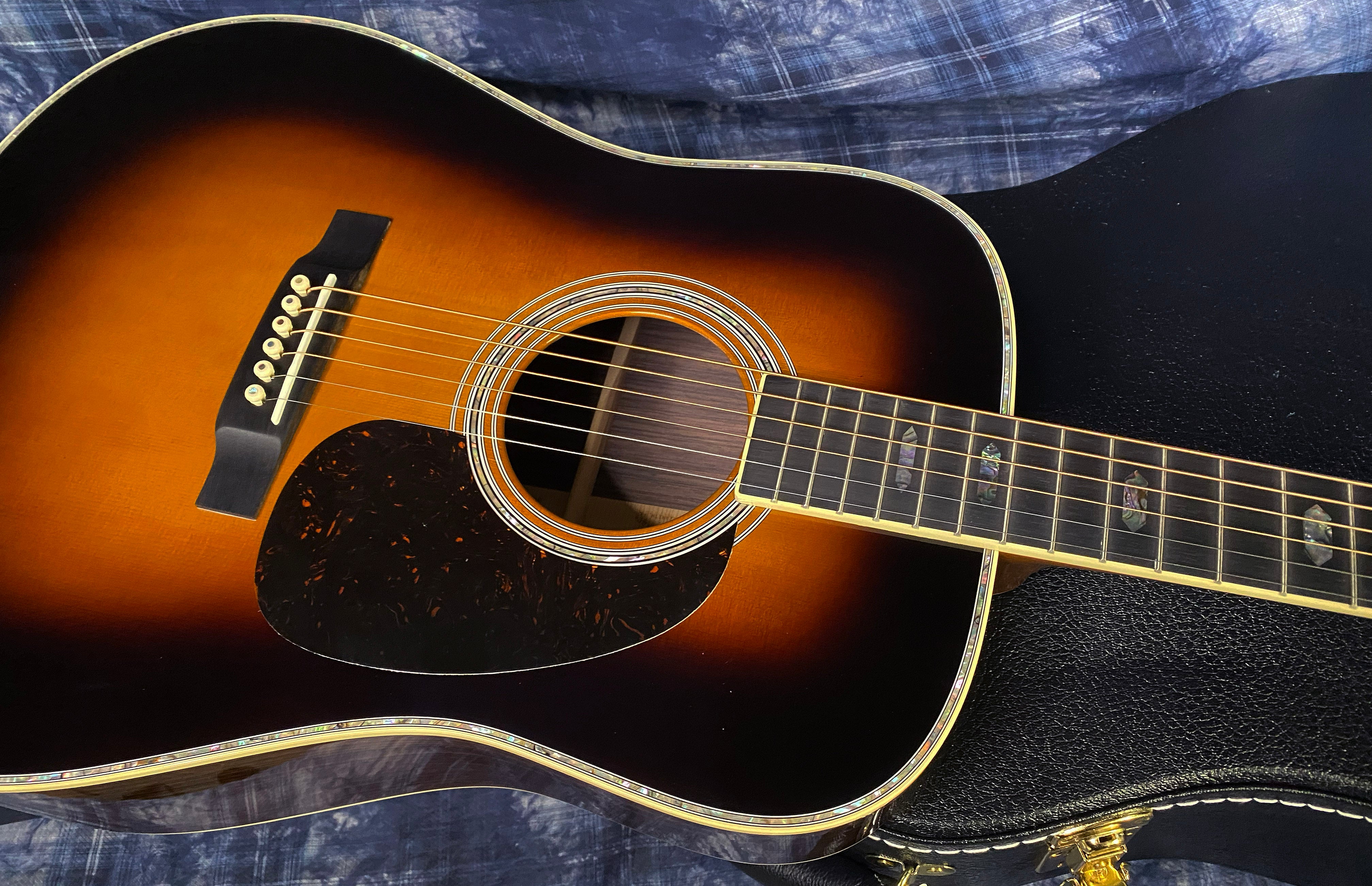 NEW ! 2024 Martin D-41 Acoustic Guitar - Sunburst Finish - Authorized Dealer - Full Warranty - 4.65 lbs - G03101