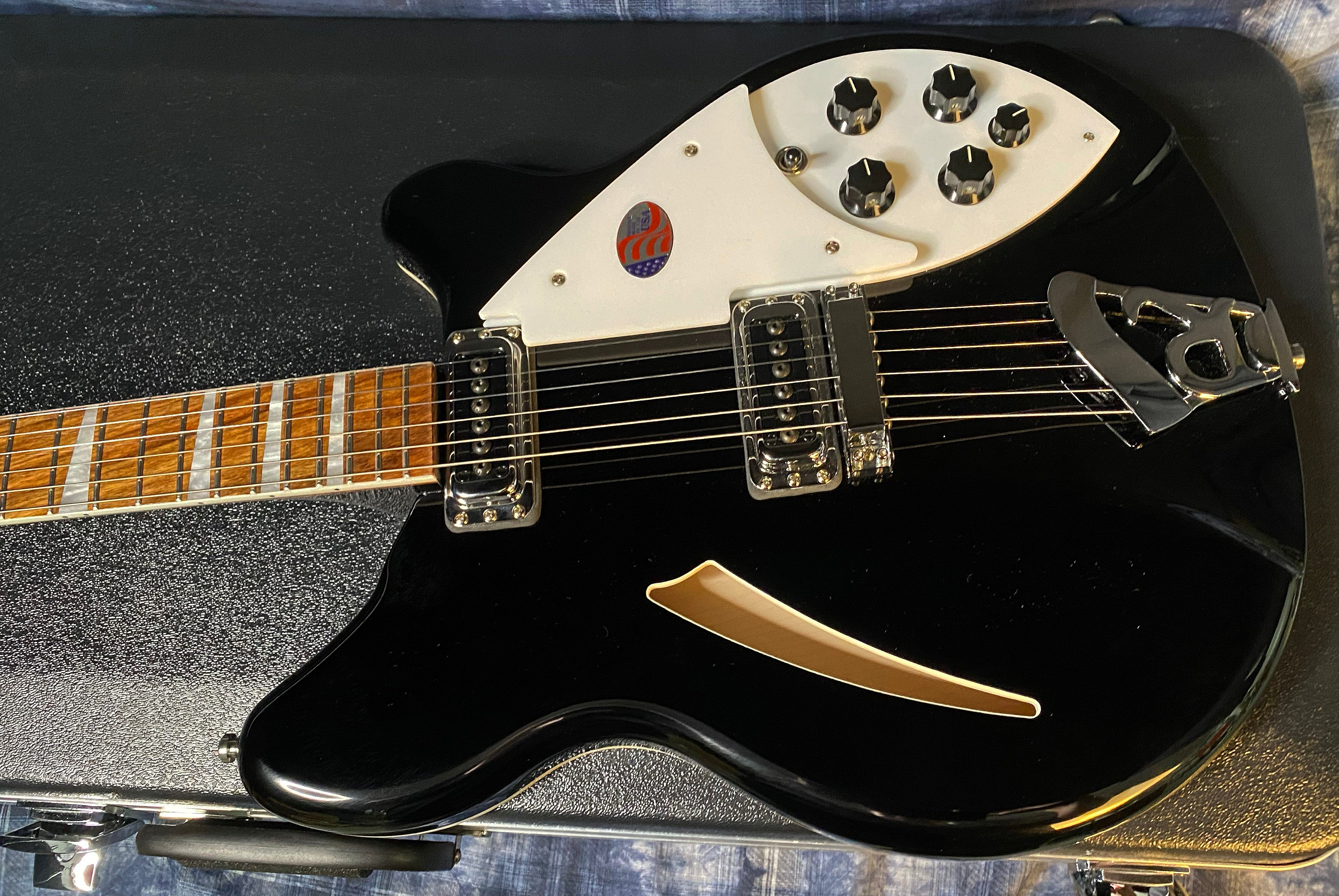 NEW! 2024 Rickenbacker 360 JetGlo Jet Glo JG - Authorized Dealer - Warranty - In-Stock! Only 7.6lbs - G03258