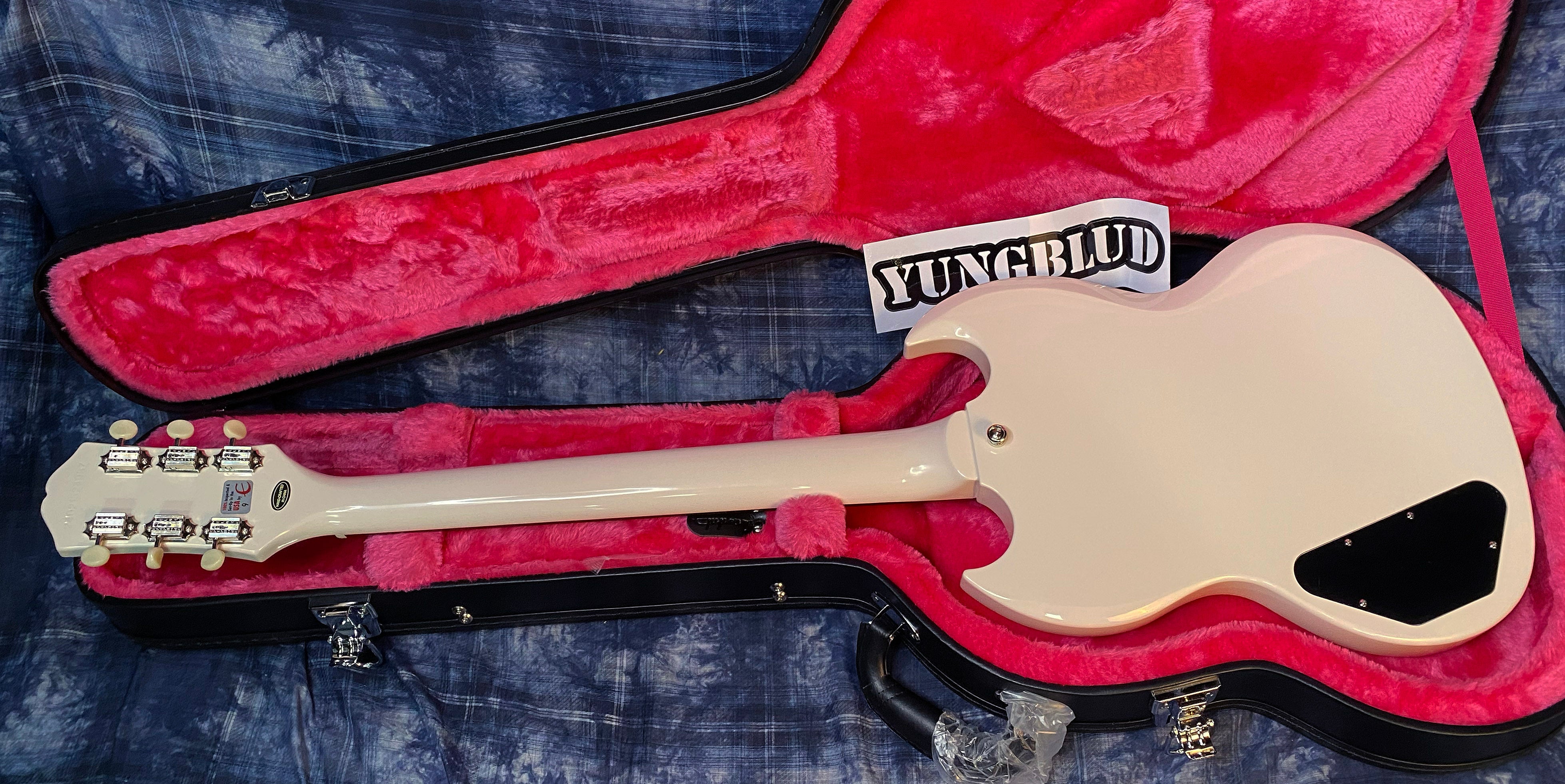 NEW ! 2024 EPIPHONE YUNGBLUD SG JUNIOR - CLASSIC WHITE - In-Stock! Authorized Dealer - 6.6lbs - G03357