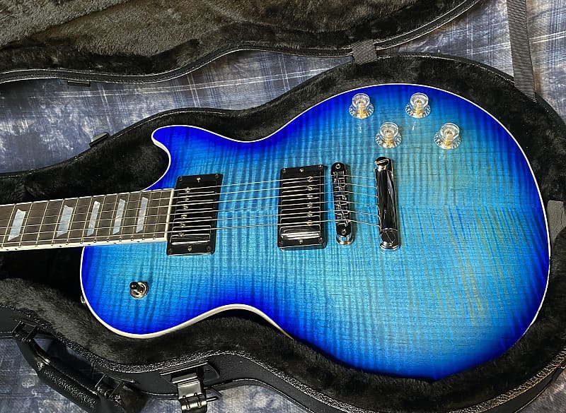 NEW ! 2024 Gibson Les Paul Modern Figured - Cobalt Burst - Beautiful Flame Top! Authorized Dealer - Only 8.25 lbs - G04121