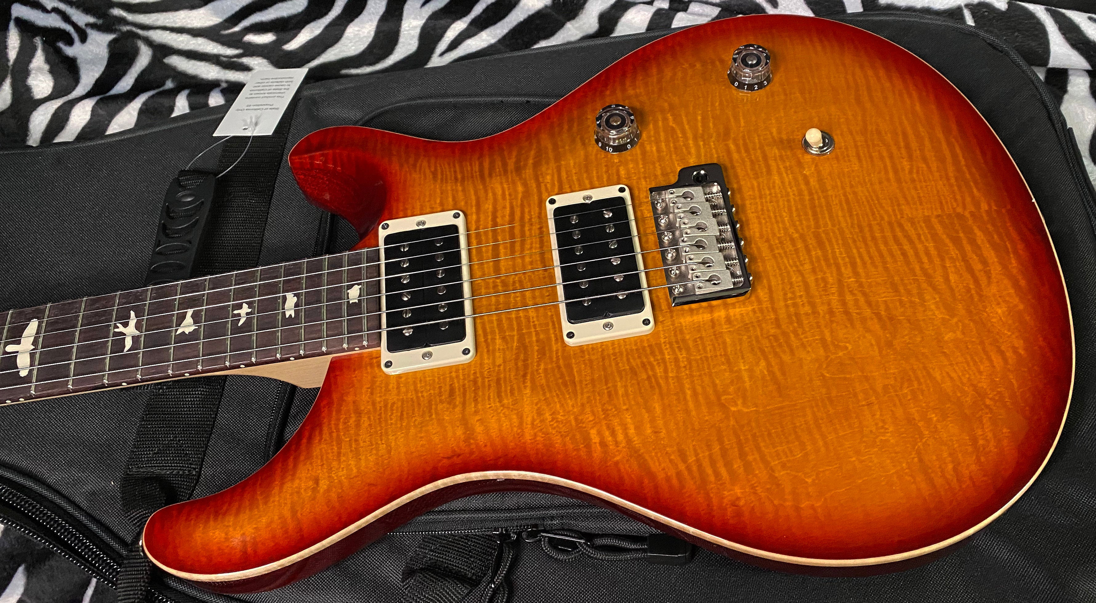 NEW ! 2023 Paul Reed Smith CE 24 - PRS - Dark Cherry Sunburst - Authorized Dealer - Gig Bag - Beautiful Curly Flame - G01911