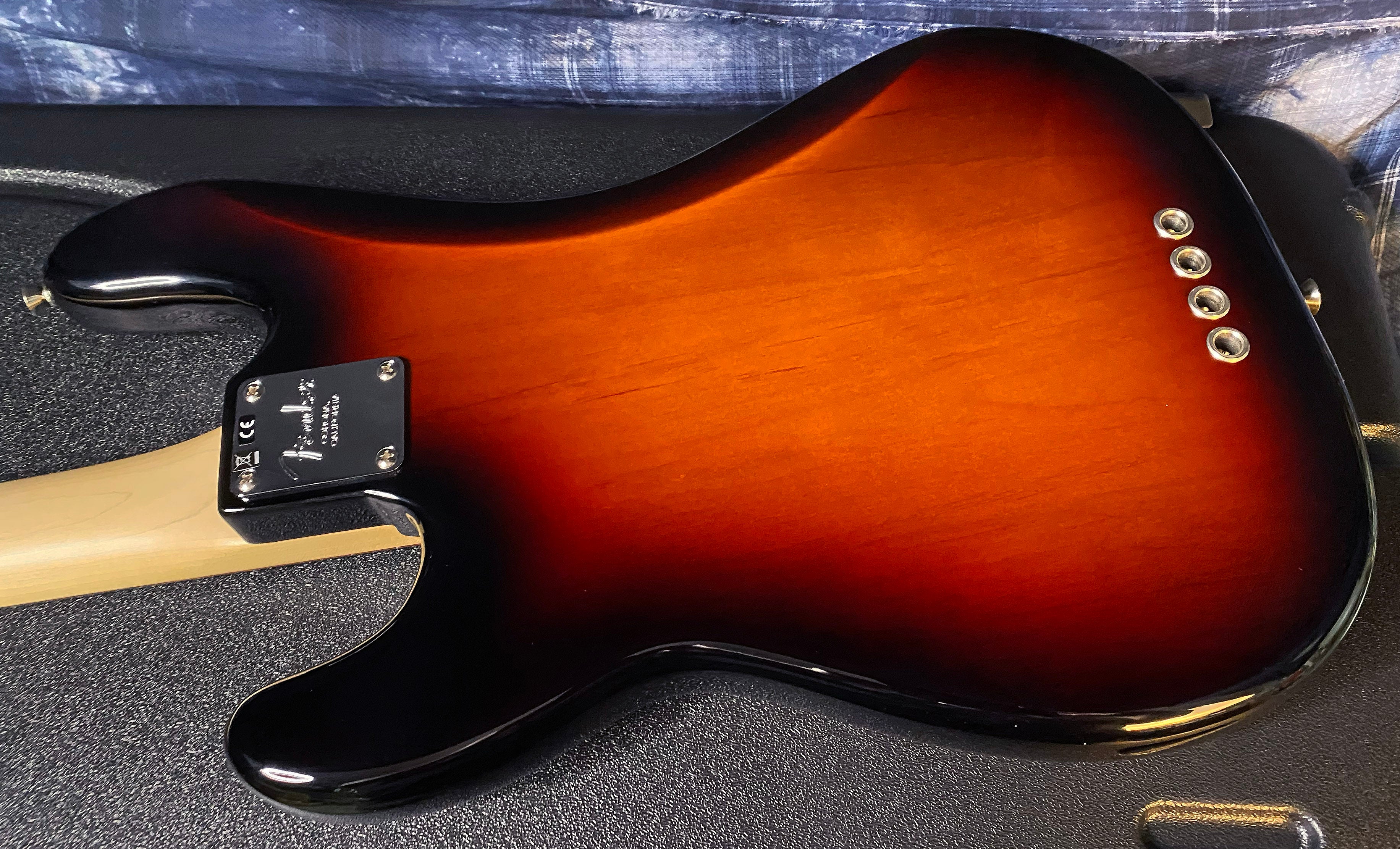 NEW OLD STOCK ! 2017 Fender American Professional Series Precision Bass - Sunburst - Authorized Dealer - Serial #17111899 - From our Vault