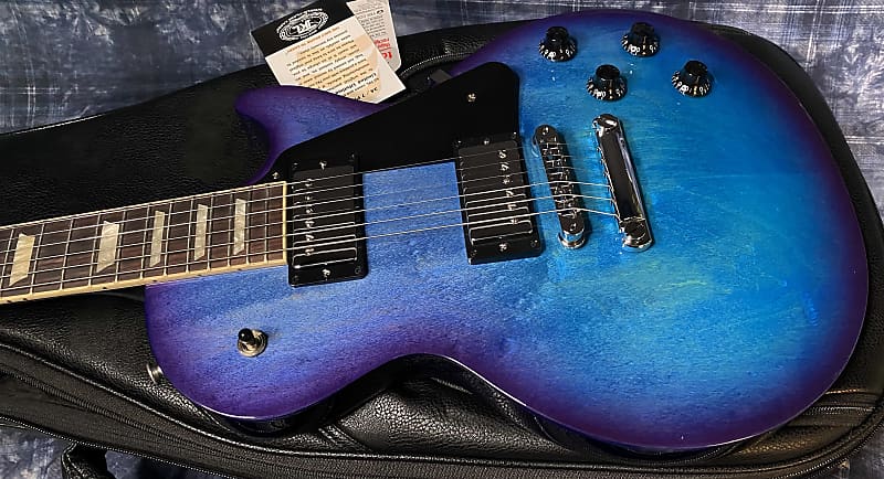 NEW! 2024 Gibson Les Paul Studio - Blueberry Burst - Authorized Dealer - Only 8.5lbs - G03997