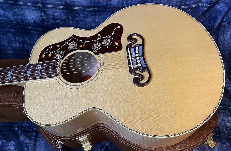 BRAND NEW ! 2024 Gibson SJ-200 J-200 Original Antique Natural 4.75 lbs - Authorized Dealer - Beautifully Flamed Back & Neck! G03907