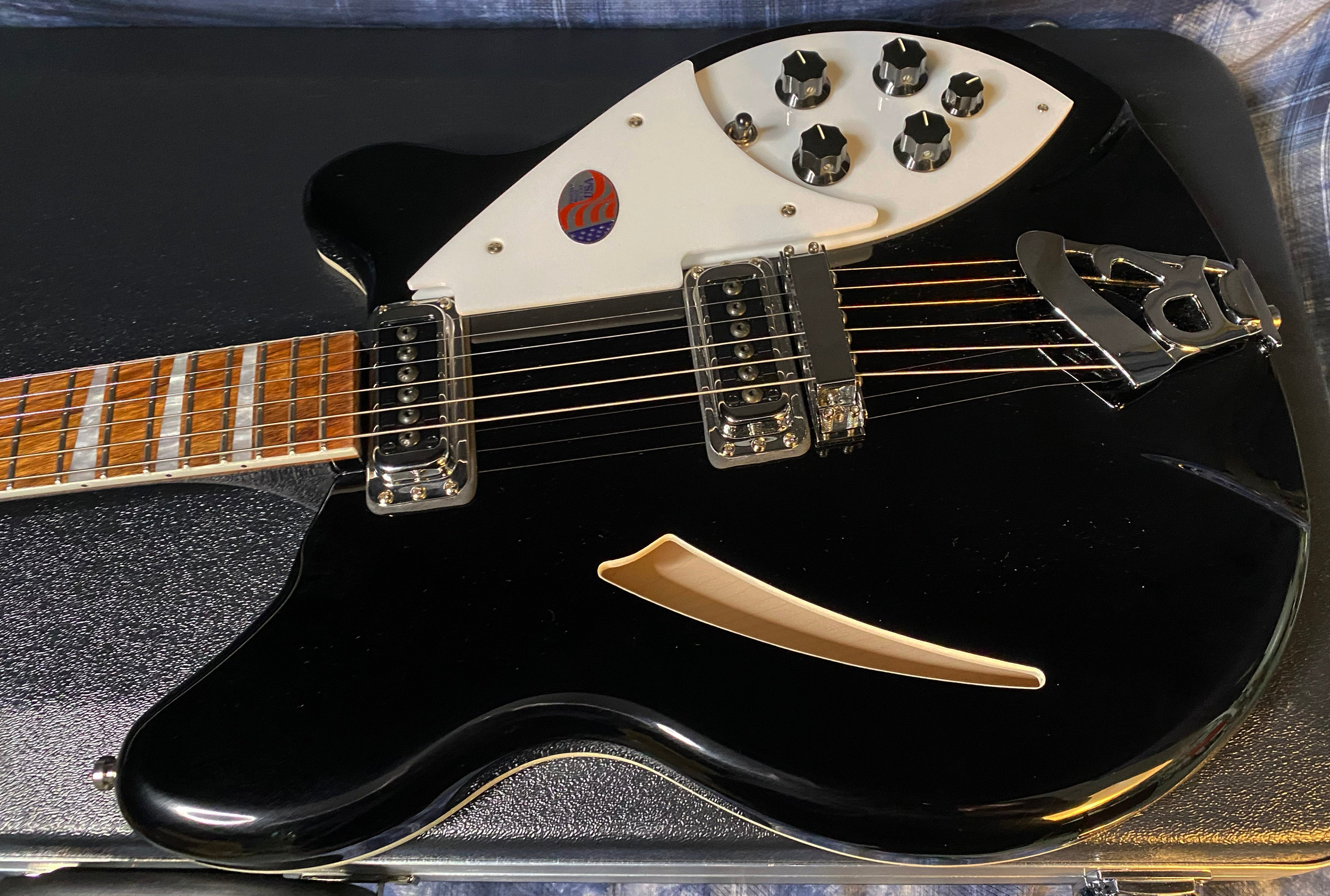 NEW! 2024 Rickenbacker 360 JetGlo Jet Glo JG - Authorized Dealer - Warranty - In-Stock! Only 7.6lbs - G03258