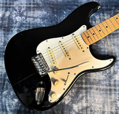 Squier Stratocaster 1993 - Black - MIM - 7.5 Lbs. - Authorized Dealer