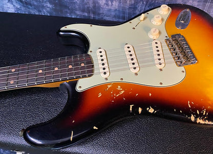 NEW ! 2024 Fender Custom Shop 1960 Stratocaster Heavy Relic Electric Guitar - Aged Sunburst - Authorized Dealer - 7.9 lbs - G04091