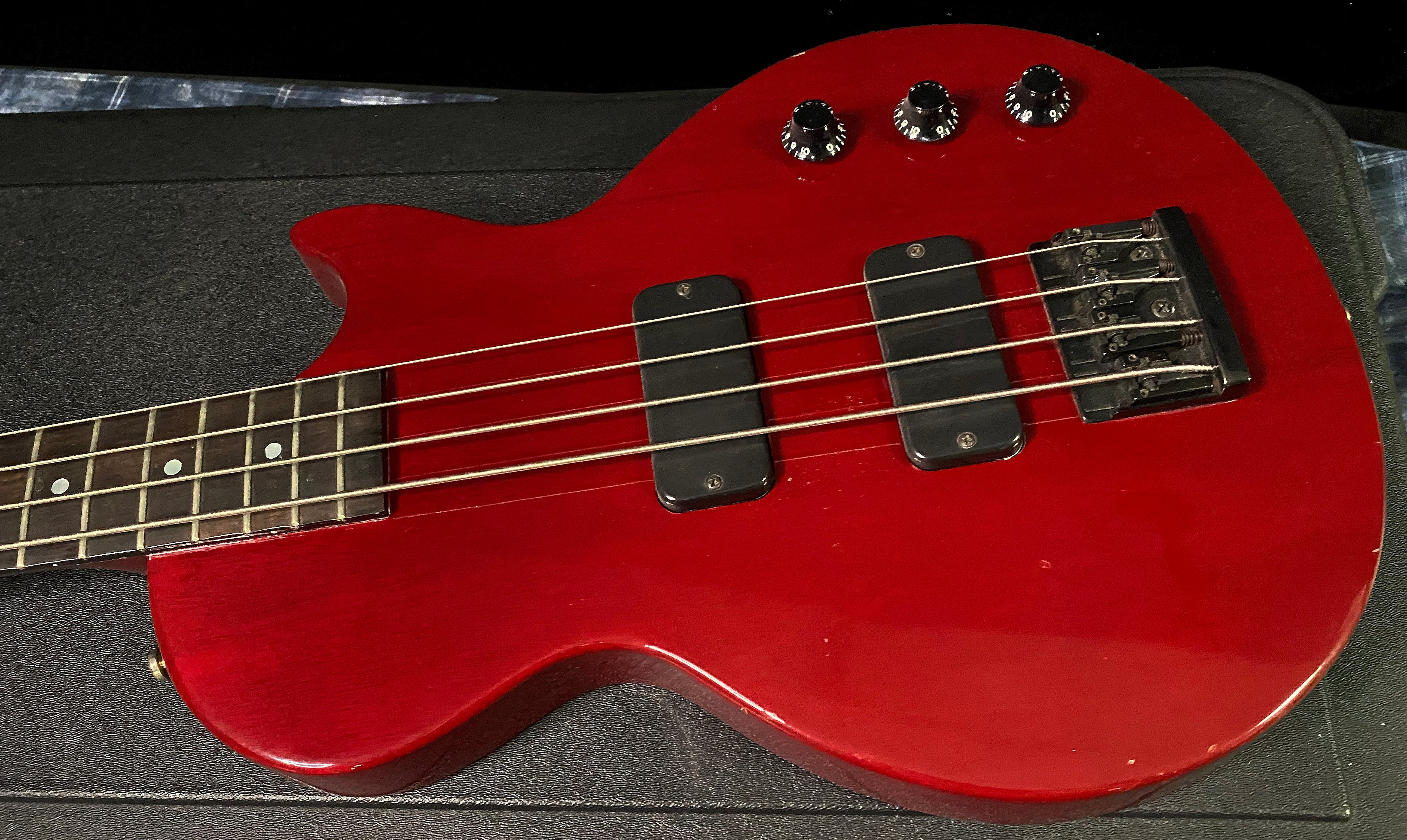 1992 Gibson Les Paul Bass LPB-1 - 4-String - 100% Stock! New Hardshell Case - Serial # 90272340 - From our Vintage Vault!