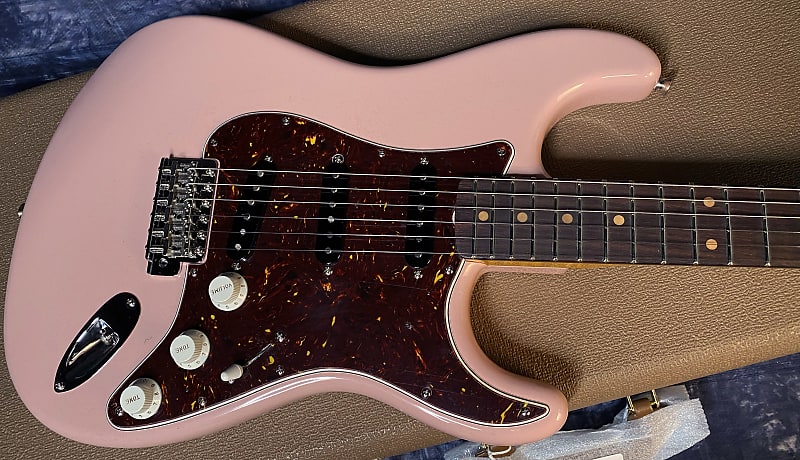 NEW ! 2024 Fender Custom Shop ' 62 Stratocaster Bizarre Guitar Exclusive Flamethrower - Super Limited Edition - Shell Pink - AAA Flamed Maple Neck - Authorized Dealer - G03655