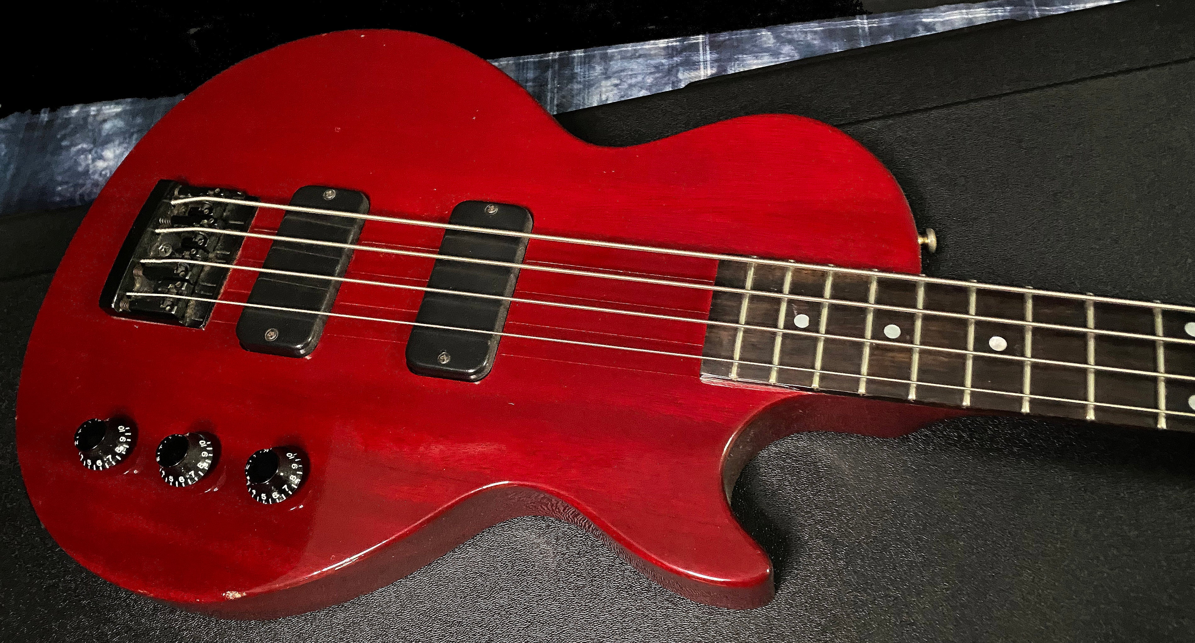 1992 Gibson Les Paul Bass LPB-1 - 4-String - 100% Stock! New Hardshell Case - Serial # 90272340 - From our Vintage Vault!