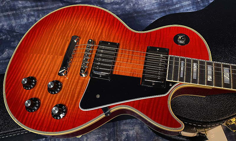 NEW ! 2024 Gibson Custom Shop '68 Les Paul Custom - Heritage Cherry Sunburst - Killer Flame! Only 9 lbs - Authorized Dealer - G03958