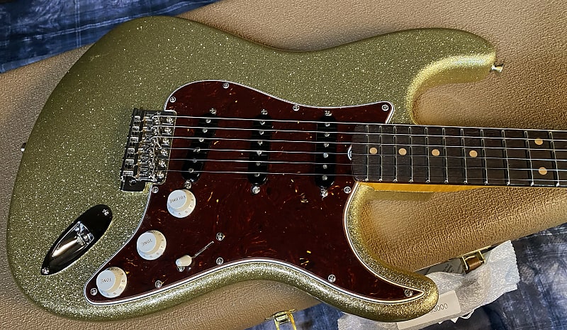 NEW ! 2024 Fender Custom Shop ' 62 Stratocaster Bizarre Guitar Exclusive Flamethrower - Super Limited Edition - Gold Sparkle - AAA Flamed Maple Neck - Authorized Dealer - G03601