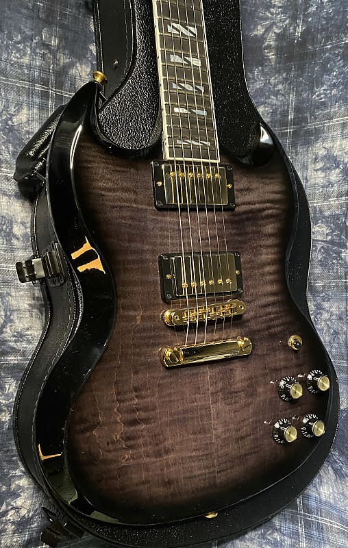 BRAND NEW ! 2024 Gibson SG Supreme - Translucent Ebony - Quilt / Flame Maple Top! 7.5 lbs - Authorized Dealer - G04178