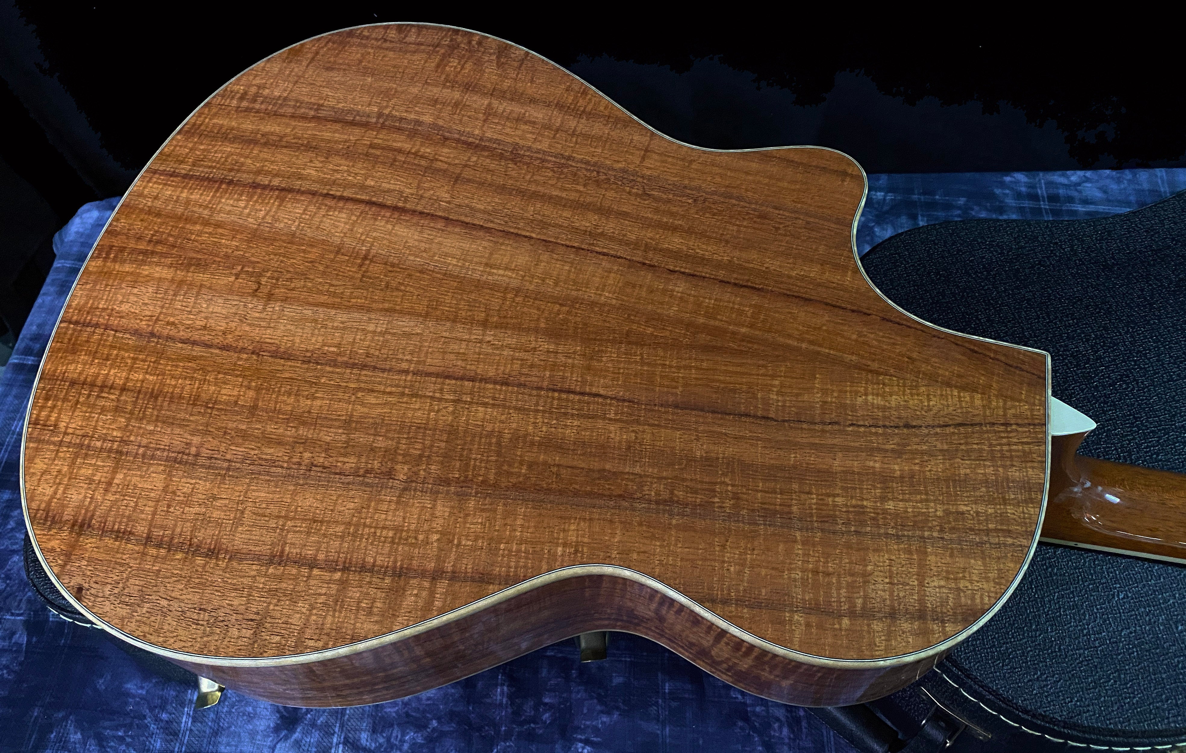 NEW Old Stock! 2005 Larrivee LV-09 SE Museum Quality Koa & Bear Claw Spruce Top - Authorized Dealer - From Our Vault - SUPER RARE! Serial # 53283