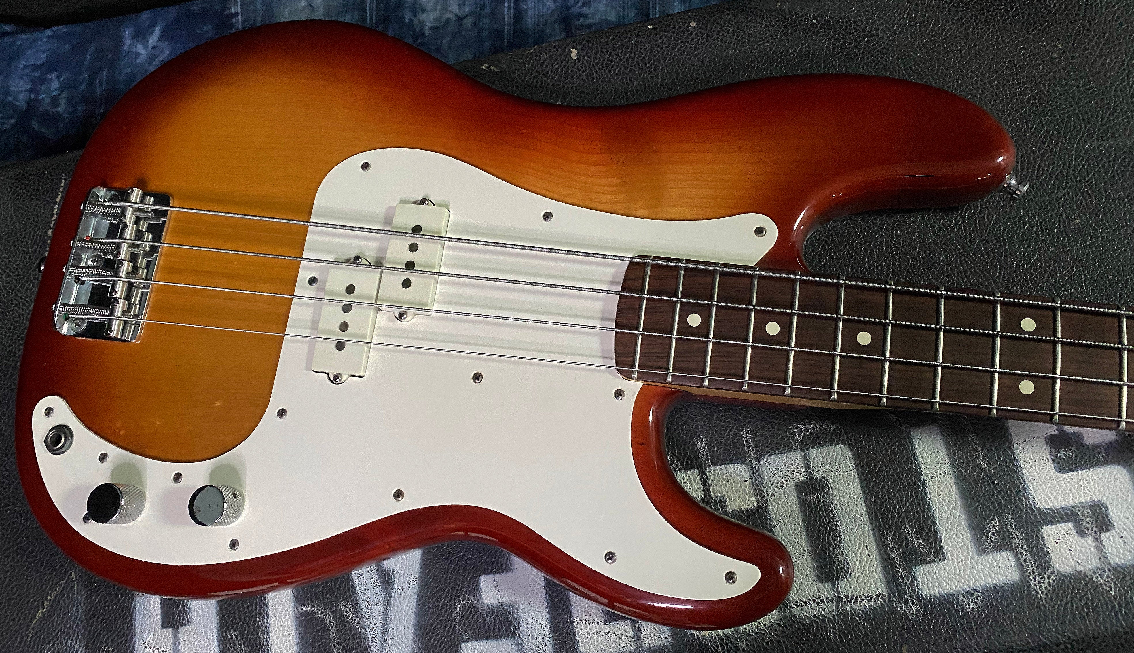 1983 Fender USA Precision Bass - Sienna Sunburst - 9.1lbs! Hardshell Case - From Our Vault!