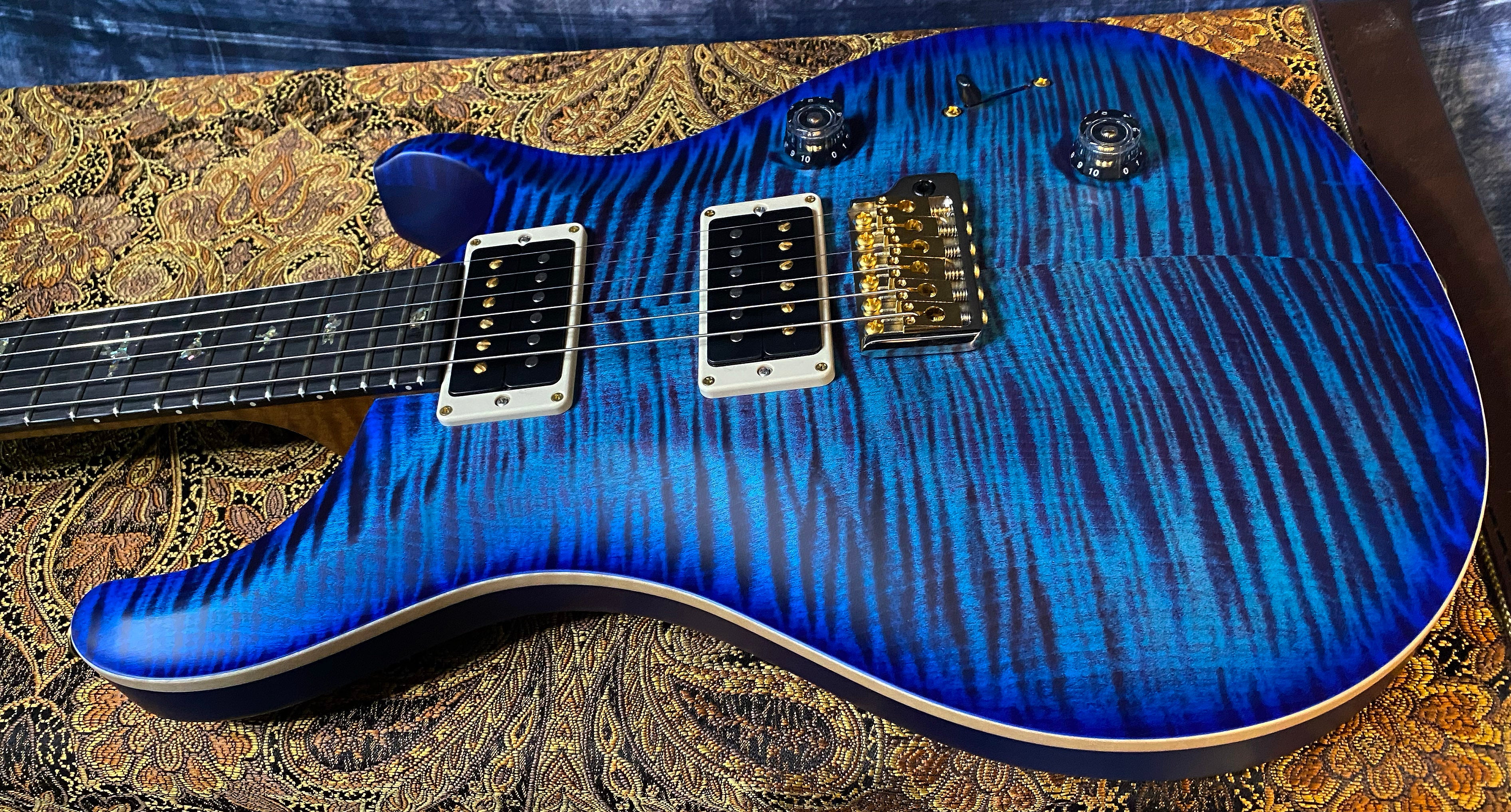 BRAND NEW ! 2024 Paul Reed Smith Custom 24 CU24 - Wood Library - Torrefied Flamed to Death Maple Neck - Ebony Fretboard - Violet Blue - Authorized Dealer - 7.3 lbs - G03591