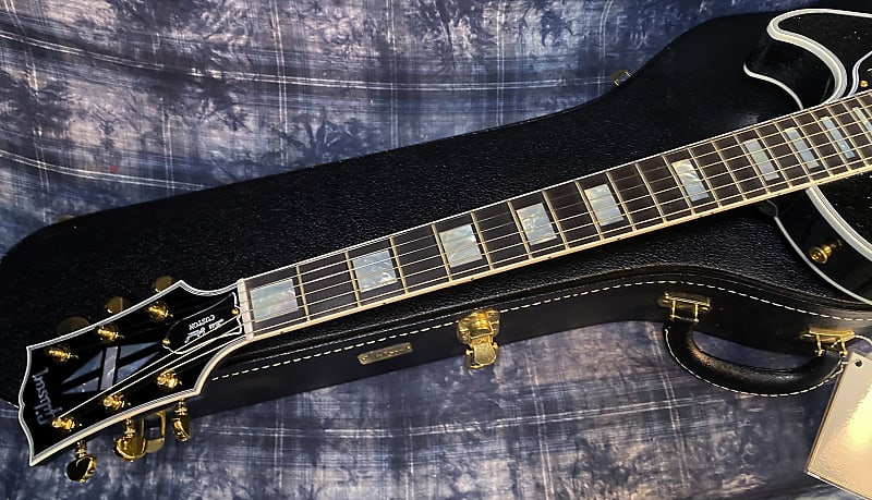 NEW ! 2024 Gibson Dealer Select Custom Shop Les Paul Custom - Large Flake Black Sparkle - Authorized Dealer - 10.35 lbs - G03846