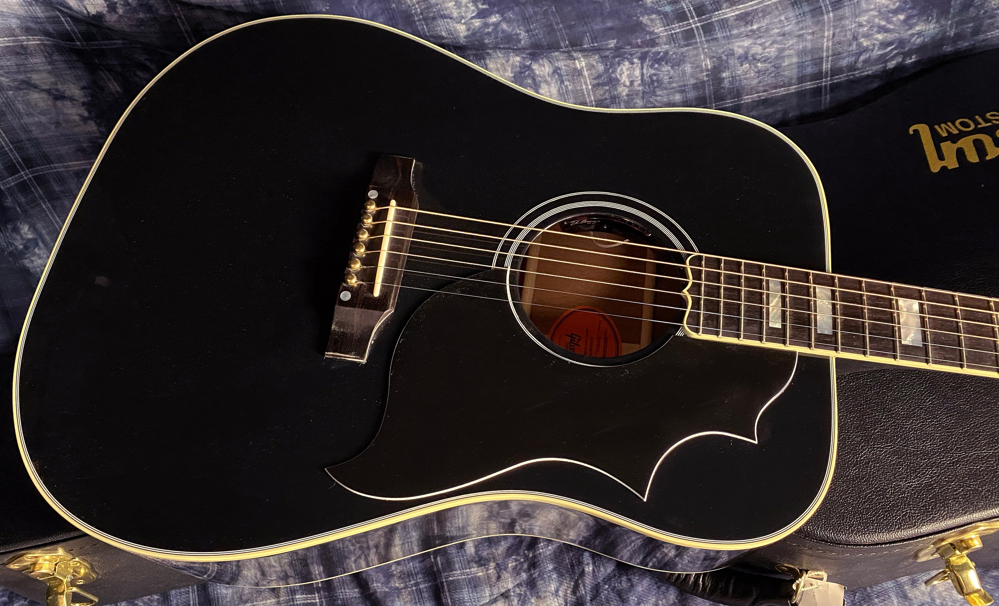 NEW ! 2024 Gibson Acoustic Hummingbird Custom Acoustic-Electric Guitar - Ebony - Authorized Dealer - 5.1lbs - G03130