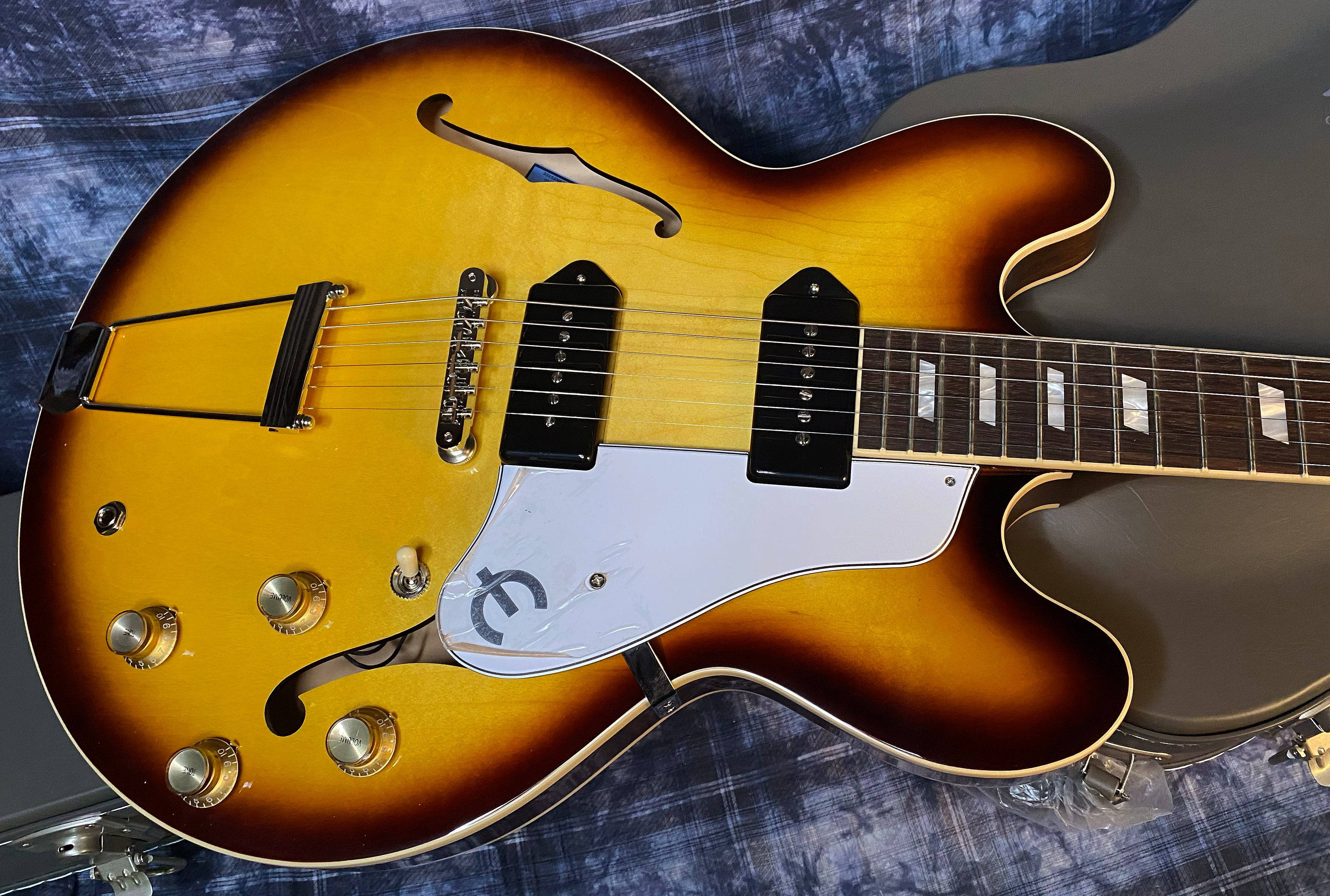 NEW ! 2024 Epiphone USA Casino Vintage Burst Finish - Authorized Dealer - Only 6.3 lbs - In-Stock!  G03478