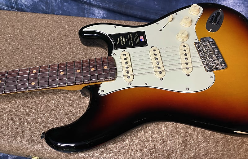 NEW! 2024 Fender American Vintage II 1961 Stratocaster - Sunburst - Authorized Dealer - 7.5lbs - G04287